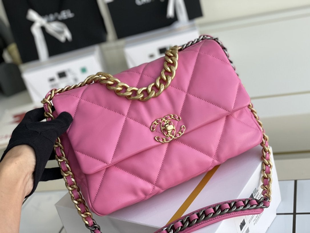 19 FLAP BAG 26 PINK LAMBSKIN