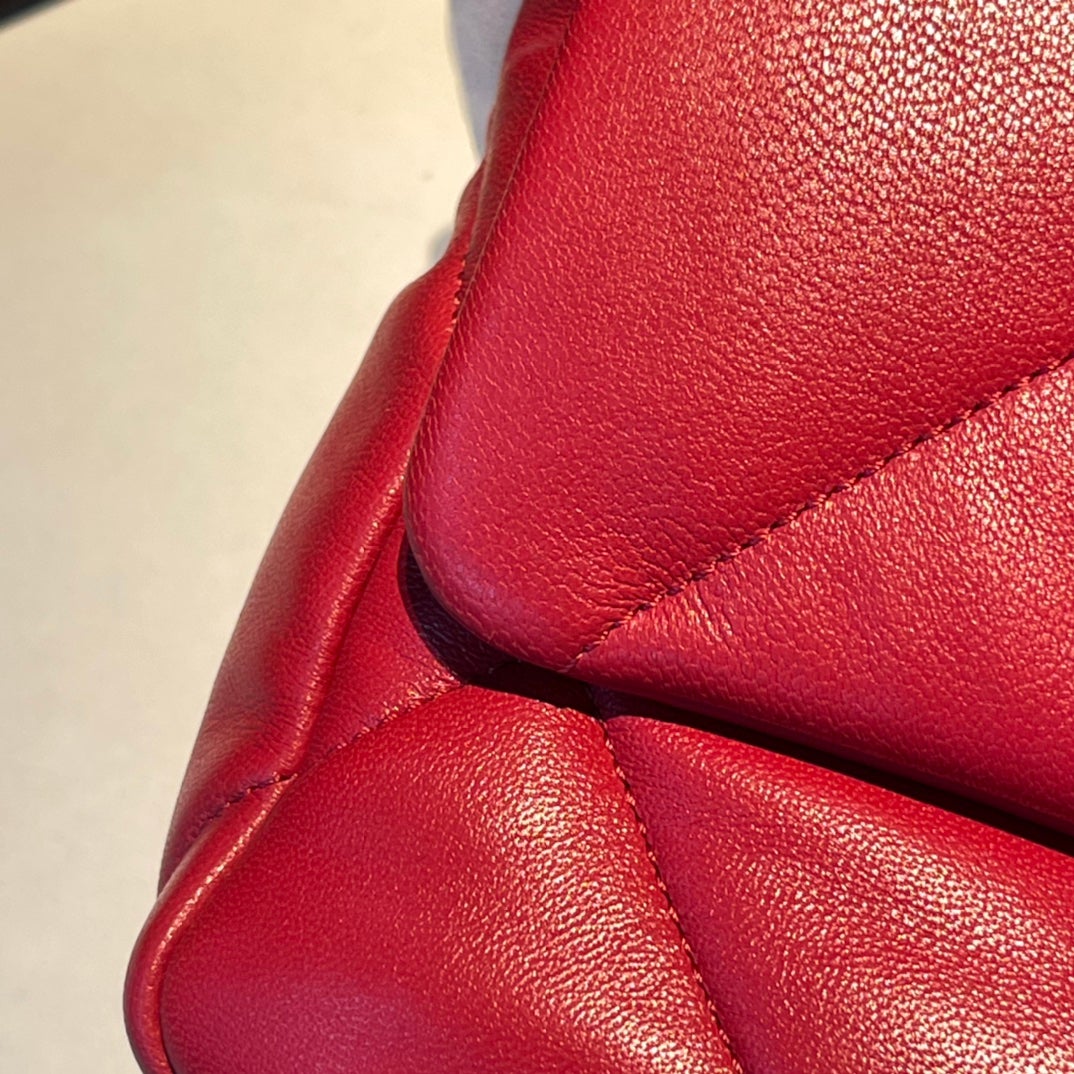 19 FLAP BAG 26 RED GOATSKIN