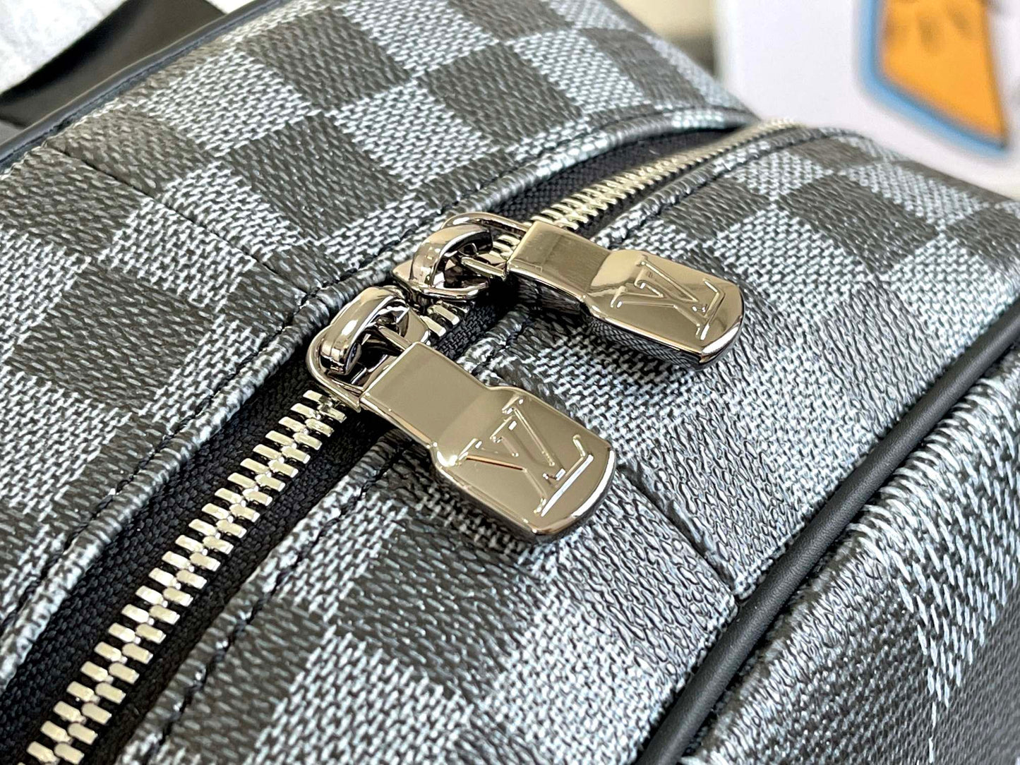 CAMPUS BACKPACK 30 GRAY DAMIER GRAPHITE