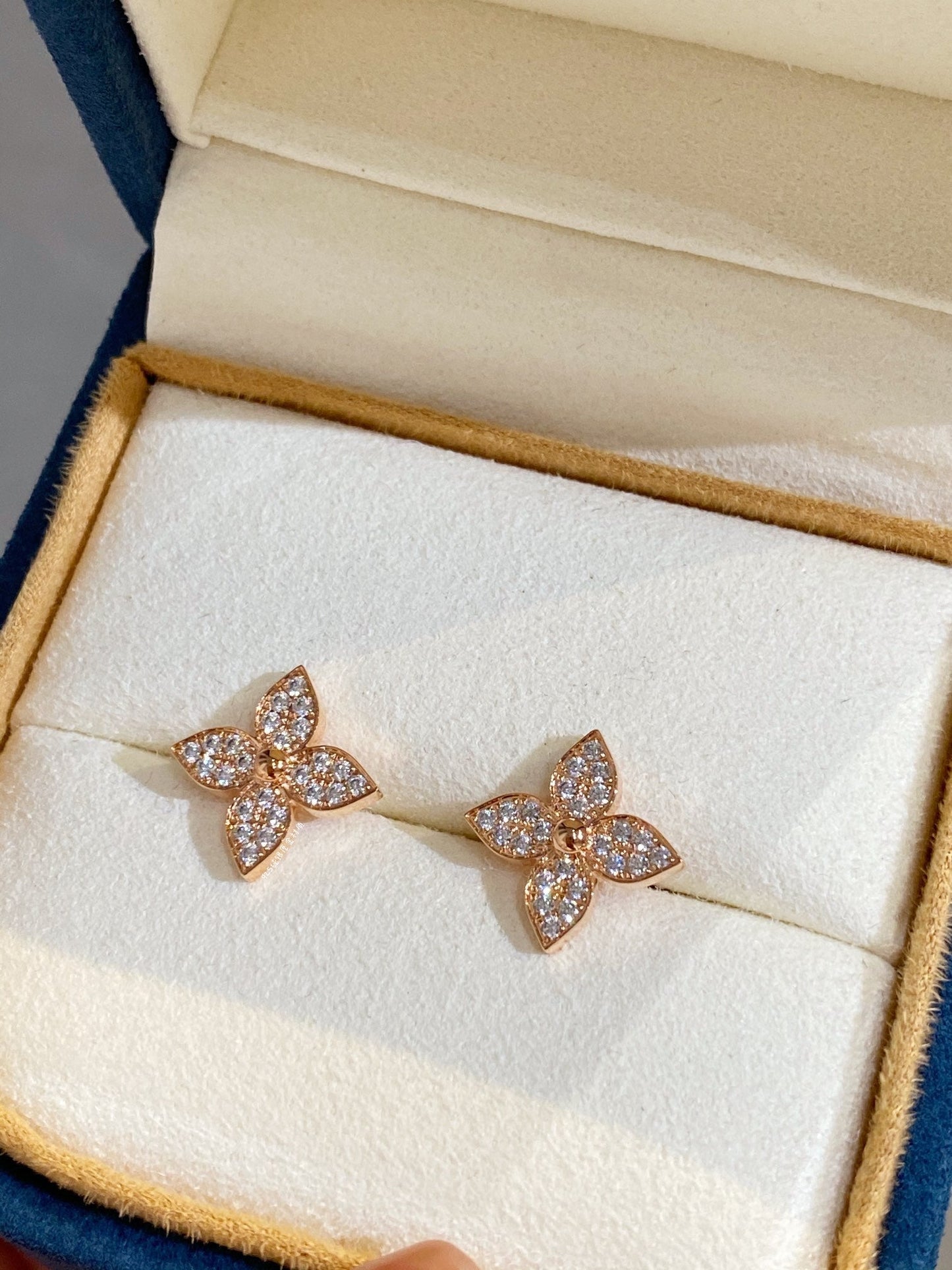 STAR EARRINGS PINK GOLD DIAMOND