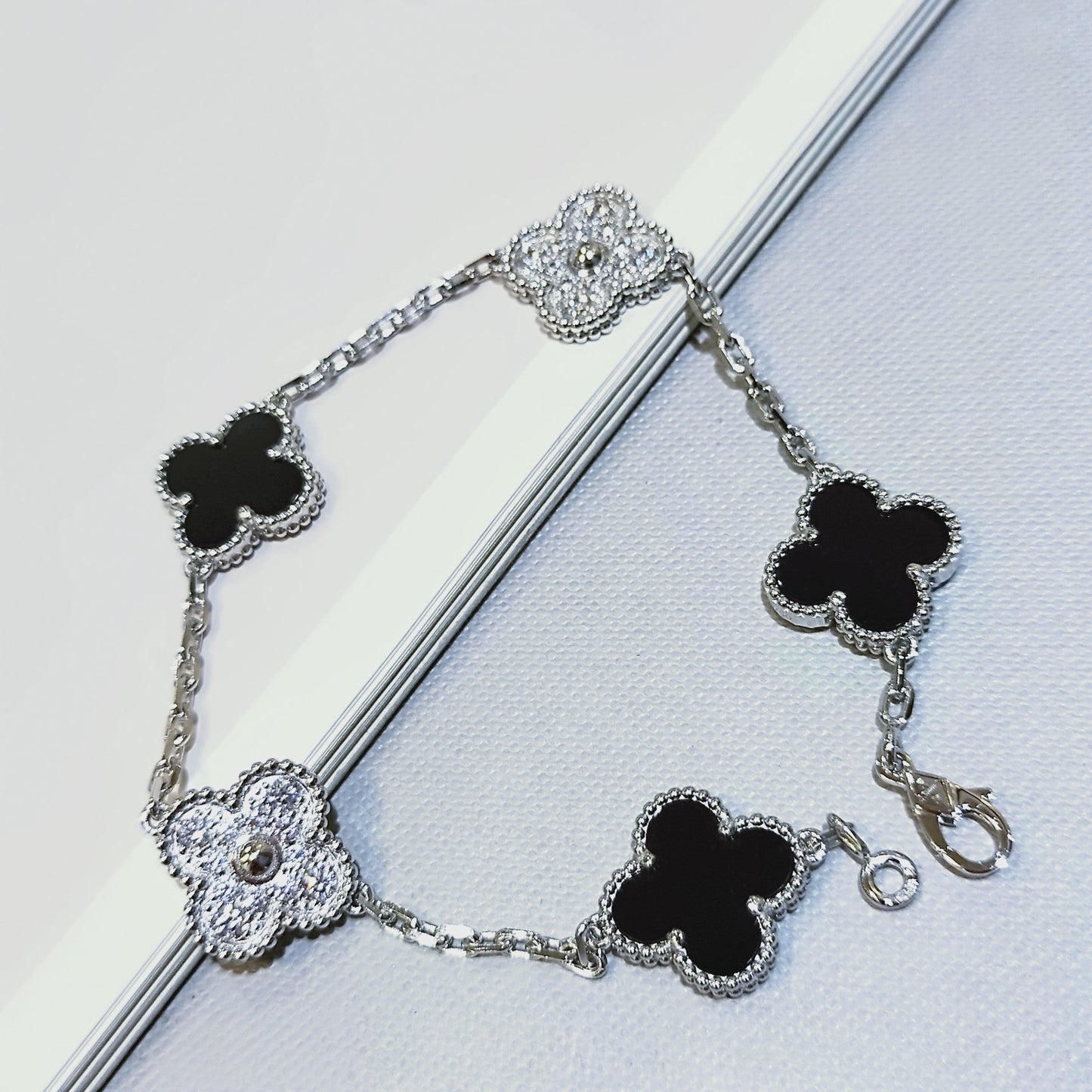 CLOVER BRACELET 5 MOTIF ONYXS DIAMOND