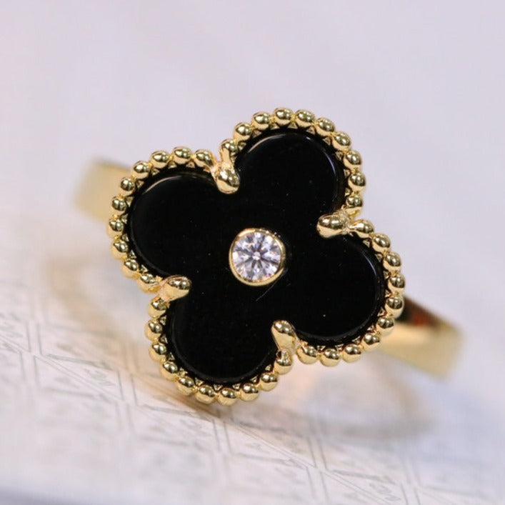 CLOVER ONYX RING GOLD DIAMOND