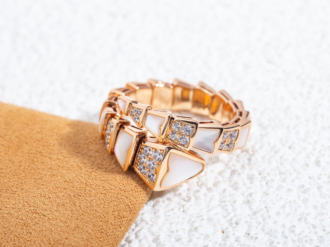 SERPENTI RING PINK GOLD DIAMOND MOP