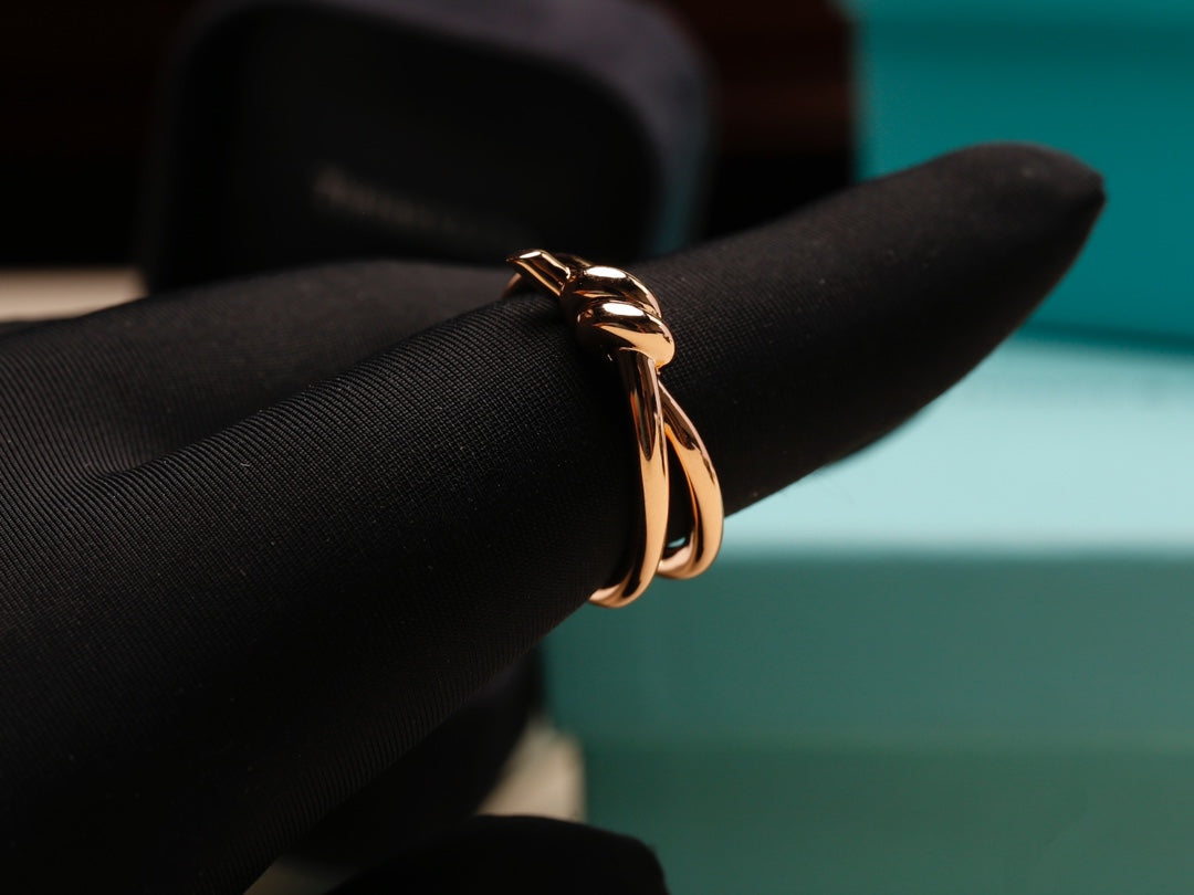 KNOT RING PINK GOLD