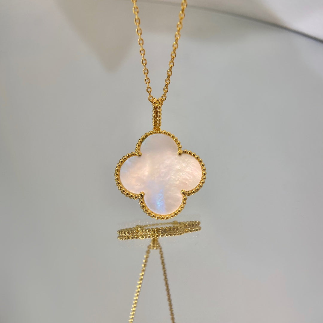 CLOVER PINK MOP LARGE PENDANT NECKLACE