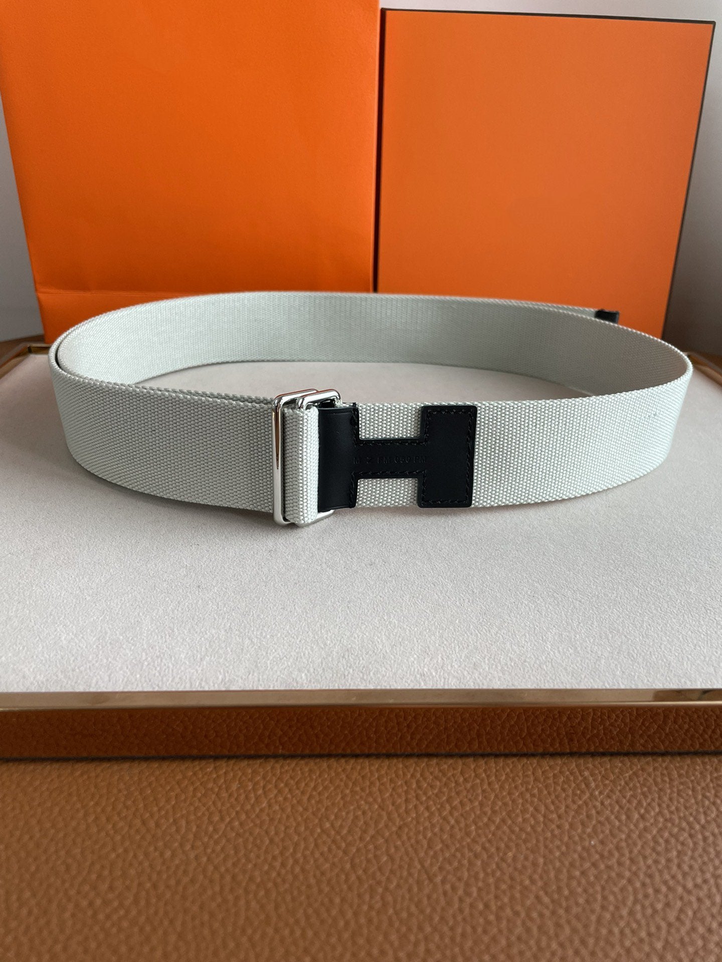 4.0CM GREY TEXTILE BLACK LEATHER H BELT