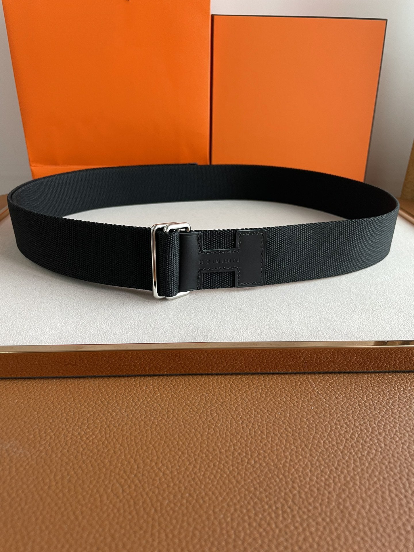 4.0CM BLACK TEXTILE  BLACK LEATHER H BELT