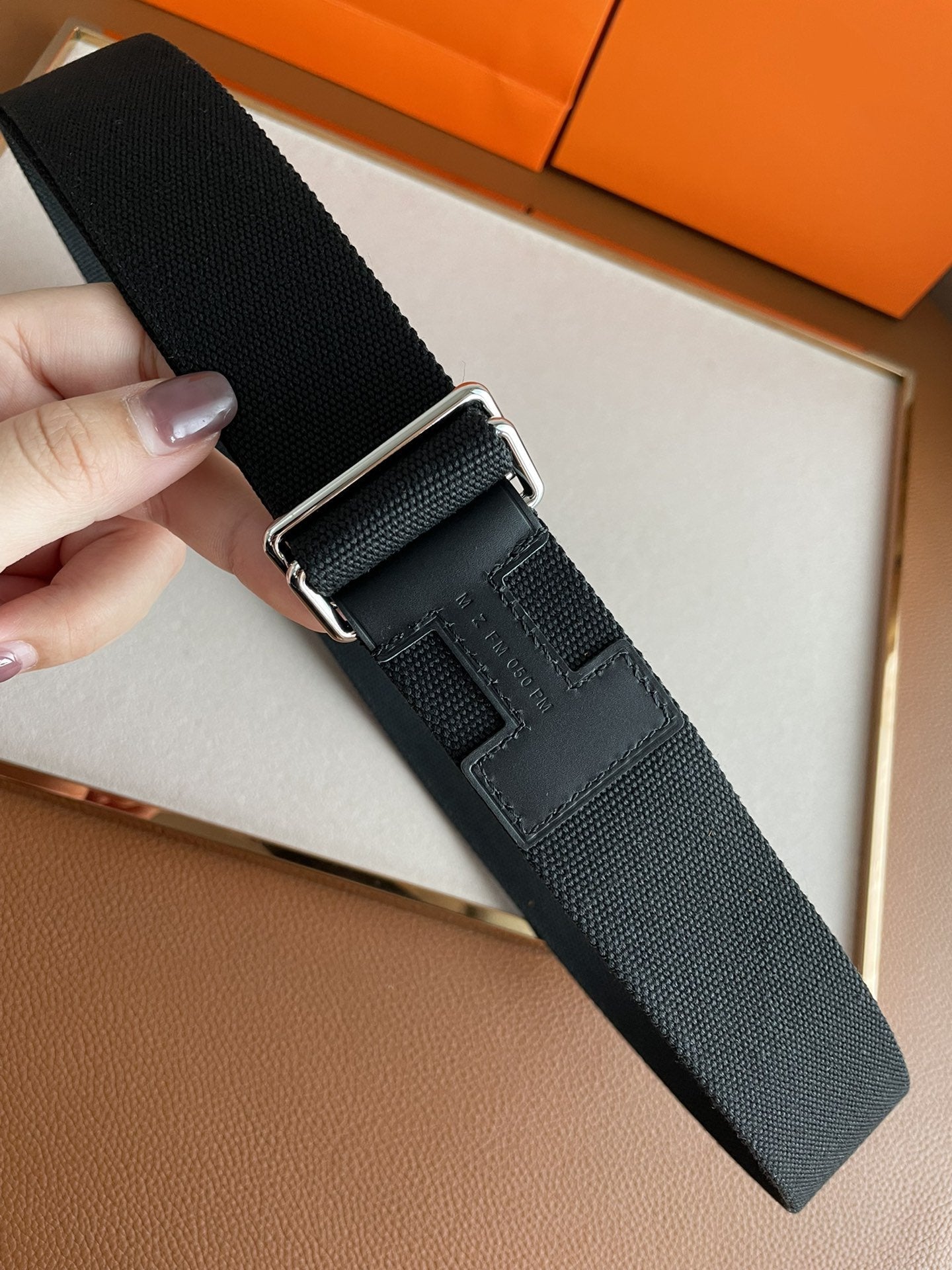 4.0CM BLACK TEXTILE  BLACK LEATHER H BELT