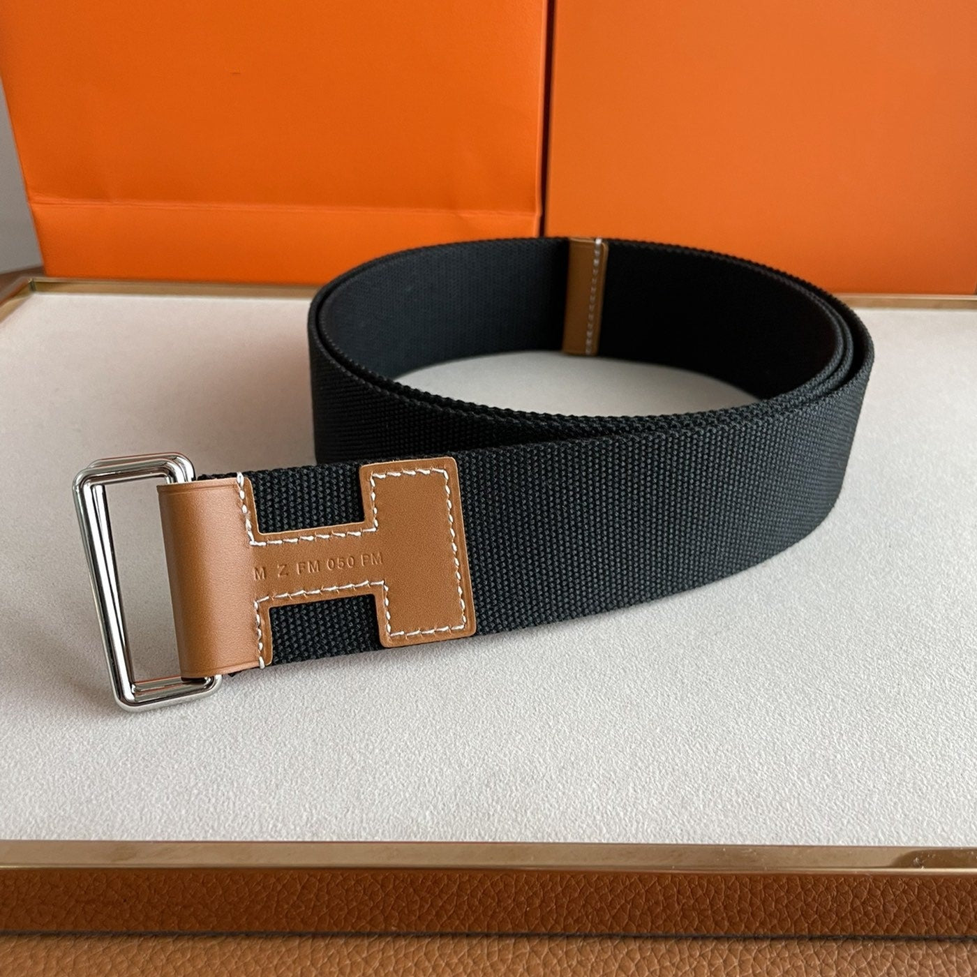 4.0CM BLACK TEXTILE  BROWN LEATHER H BELT