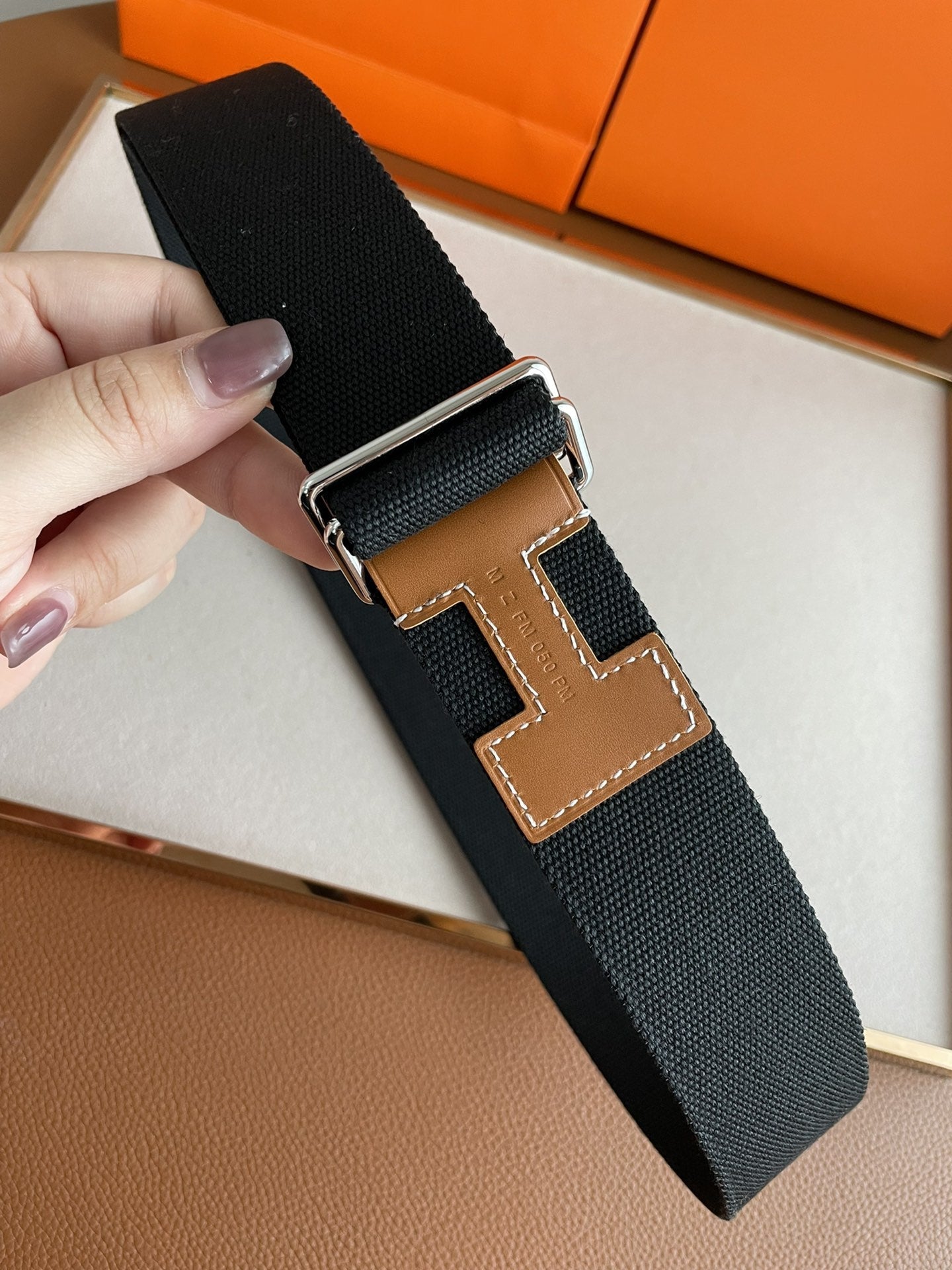 4.0CM BLACK TEXTILE  BROWN LEATHER H BELT