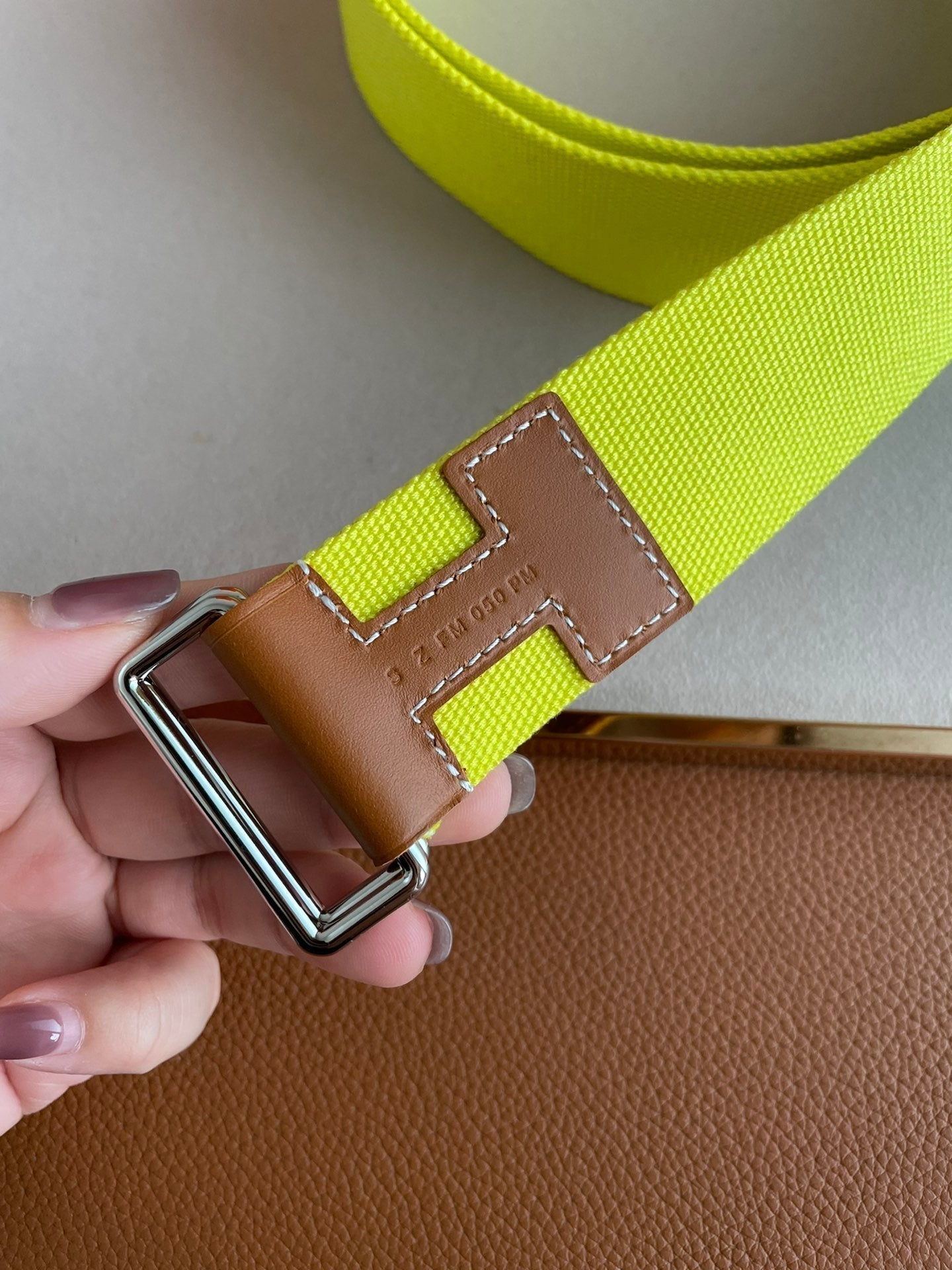 4.0CM YELLOW TEXTILE  BROWN LEATHER H BELT