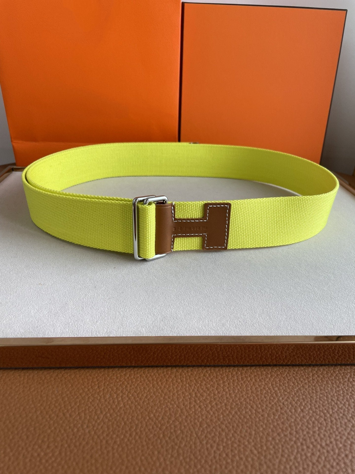 4.0CM YELLOW TEXTILE  BROWN LEATHER H BELT