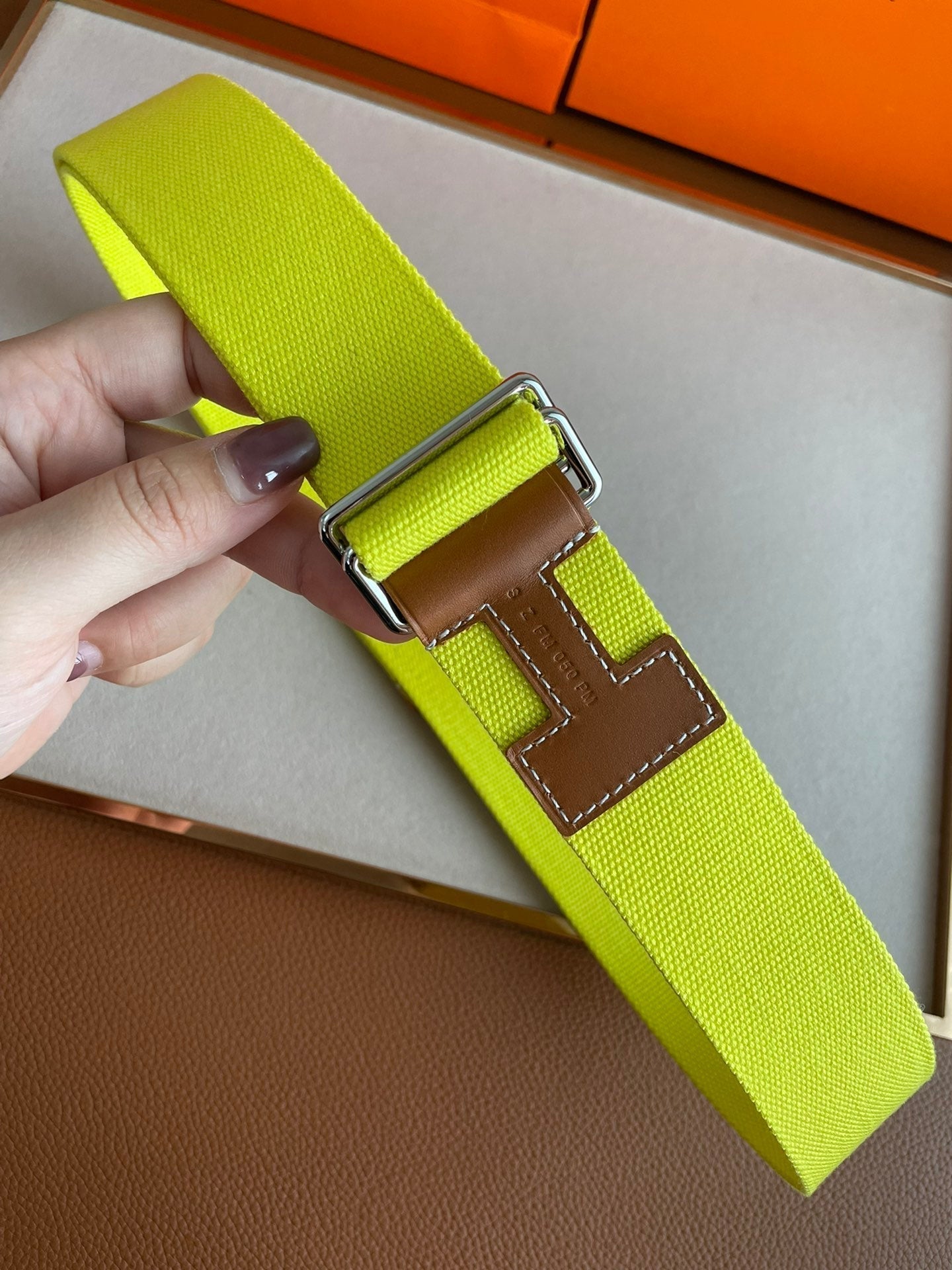 4.0CM YELLOW TEXTILE  BROWN LEATHER H BELT