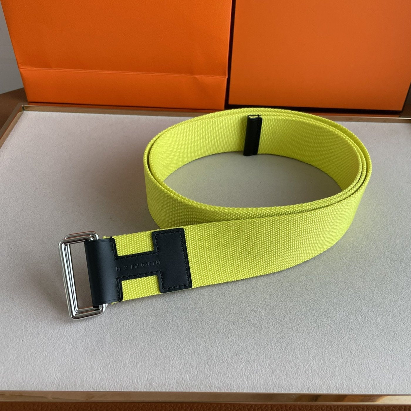 4.0CM YELLOW TEXTILE  BLACK LEATHER H BELT