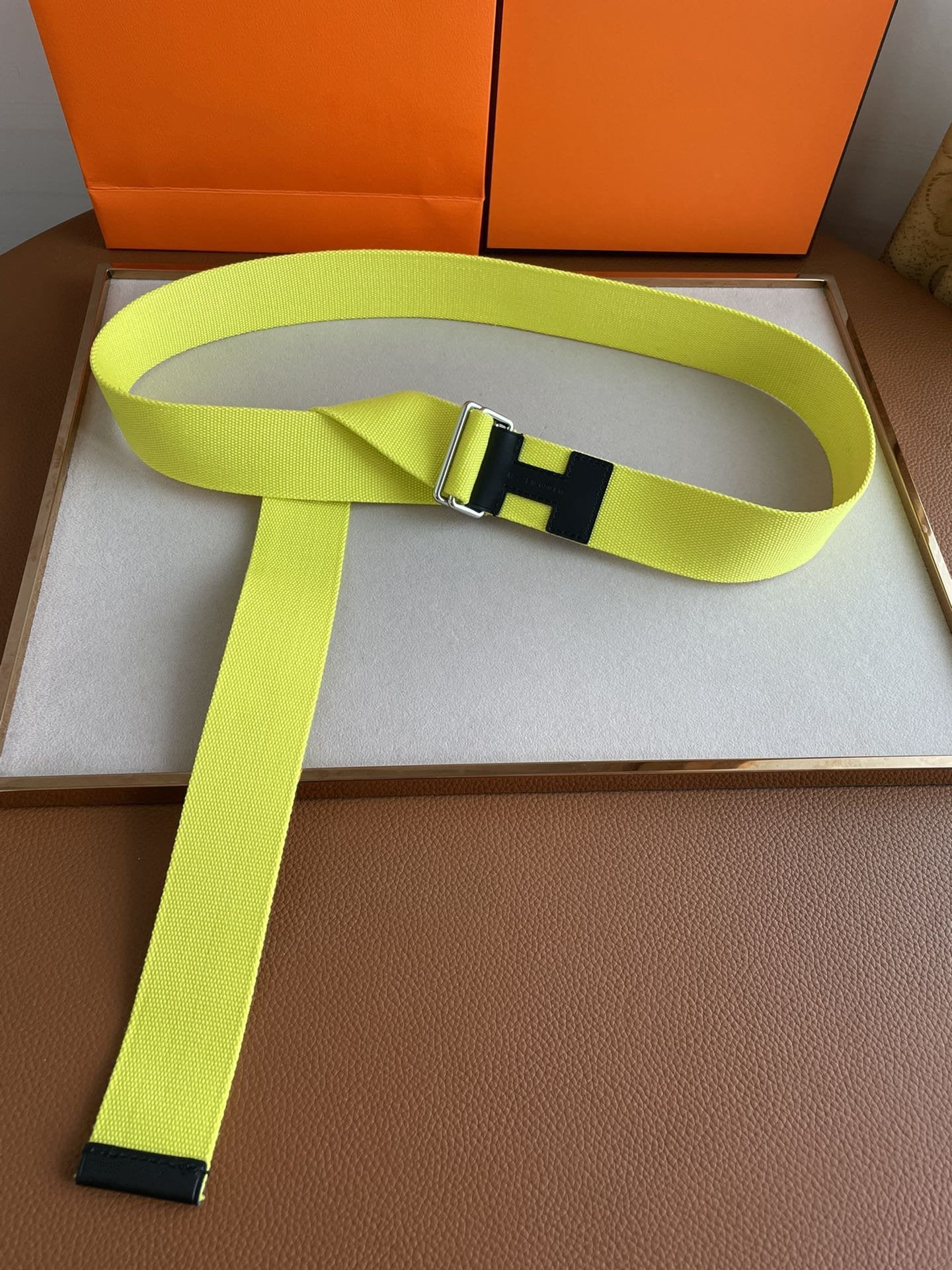 4.0CM YELLOW TEXTILE  BLACK LEATHER H BELT