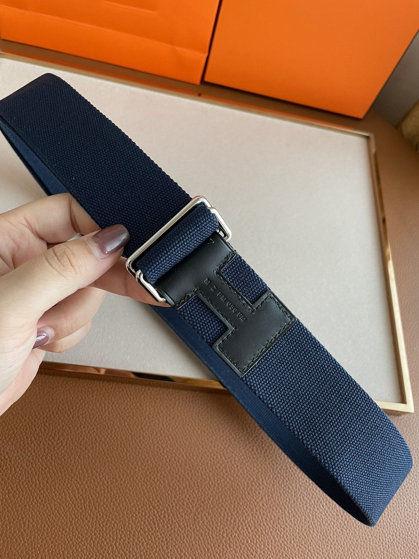 4.0CM BLUE TEXTILE  BLACK LEATHER H BELT