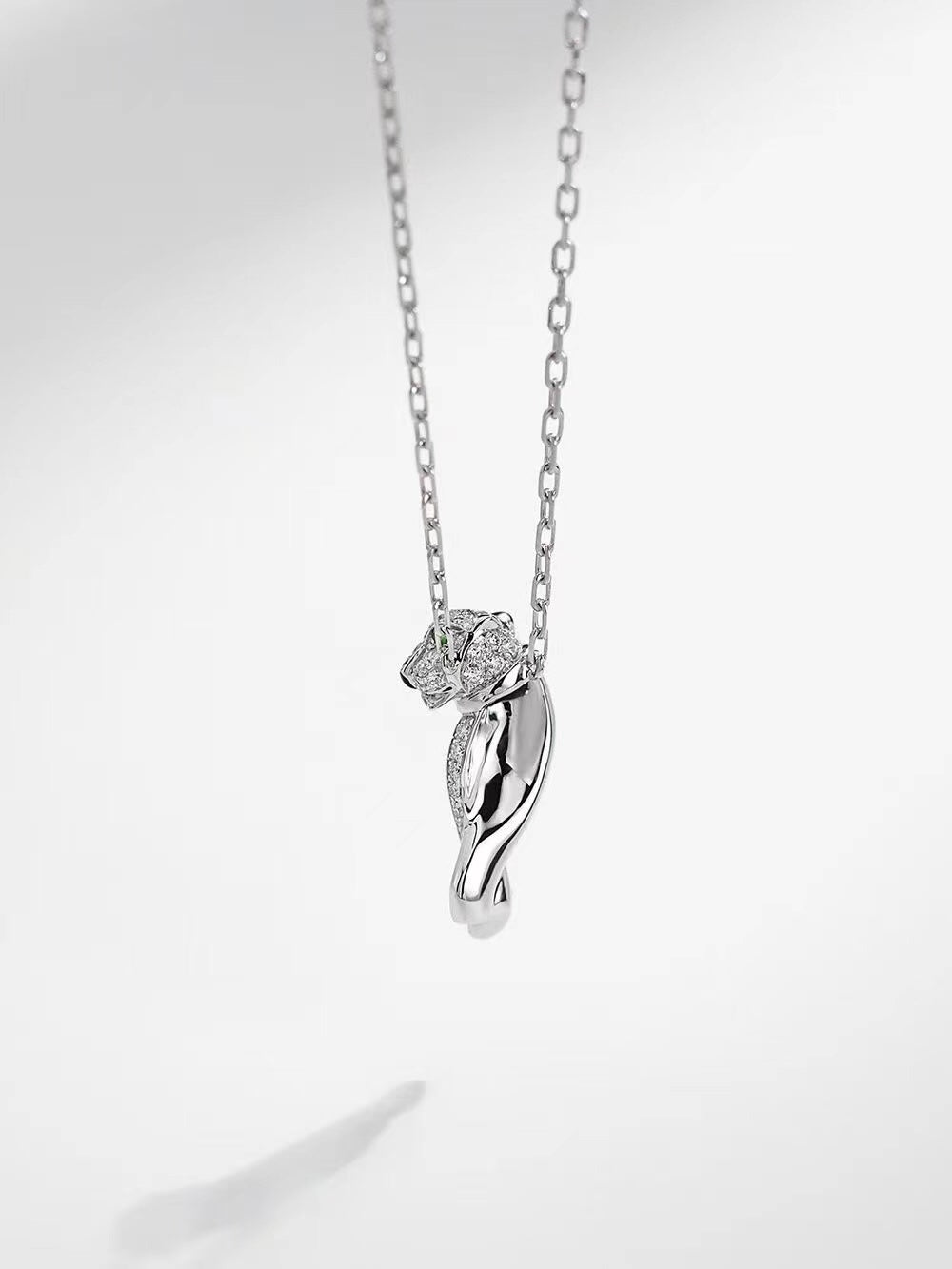 PANTHERE PEDANT SILVER DIAMOND NECKLACE