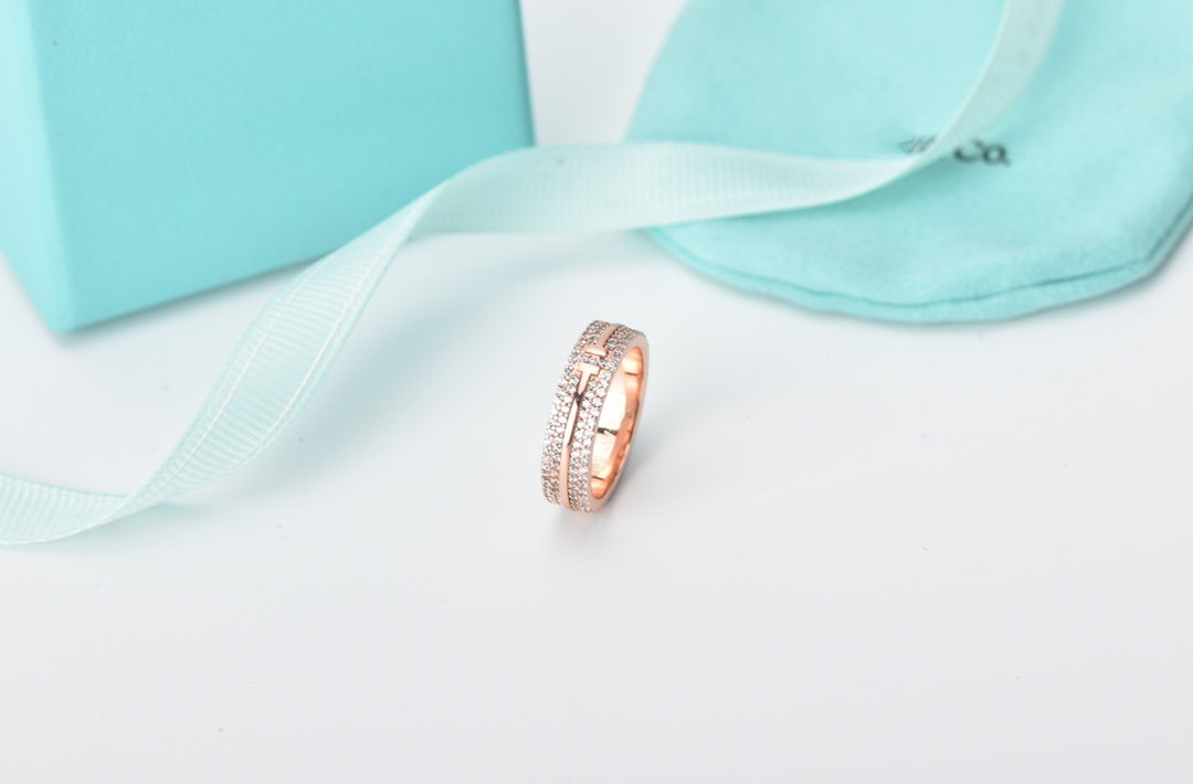 T WIRE DIAMOND RING