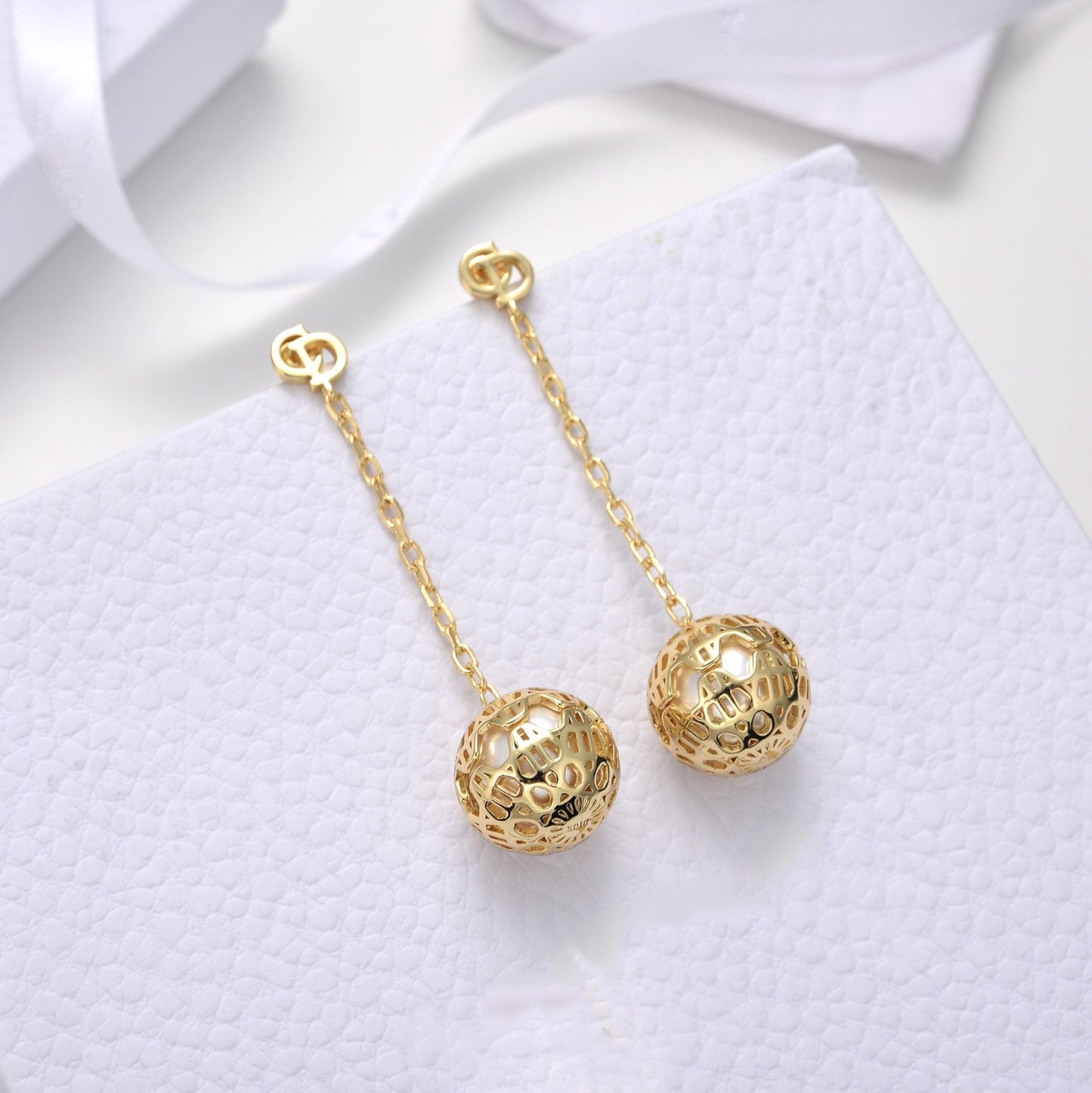 CD BALL DROP GOLD EARRINGS