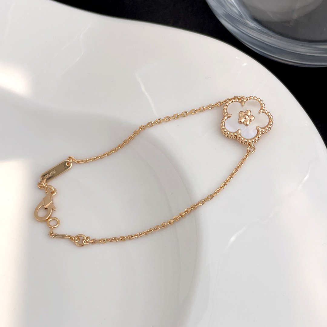 LUCKY SPRING PINK GOLD MOP BRACELET