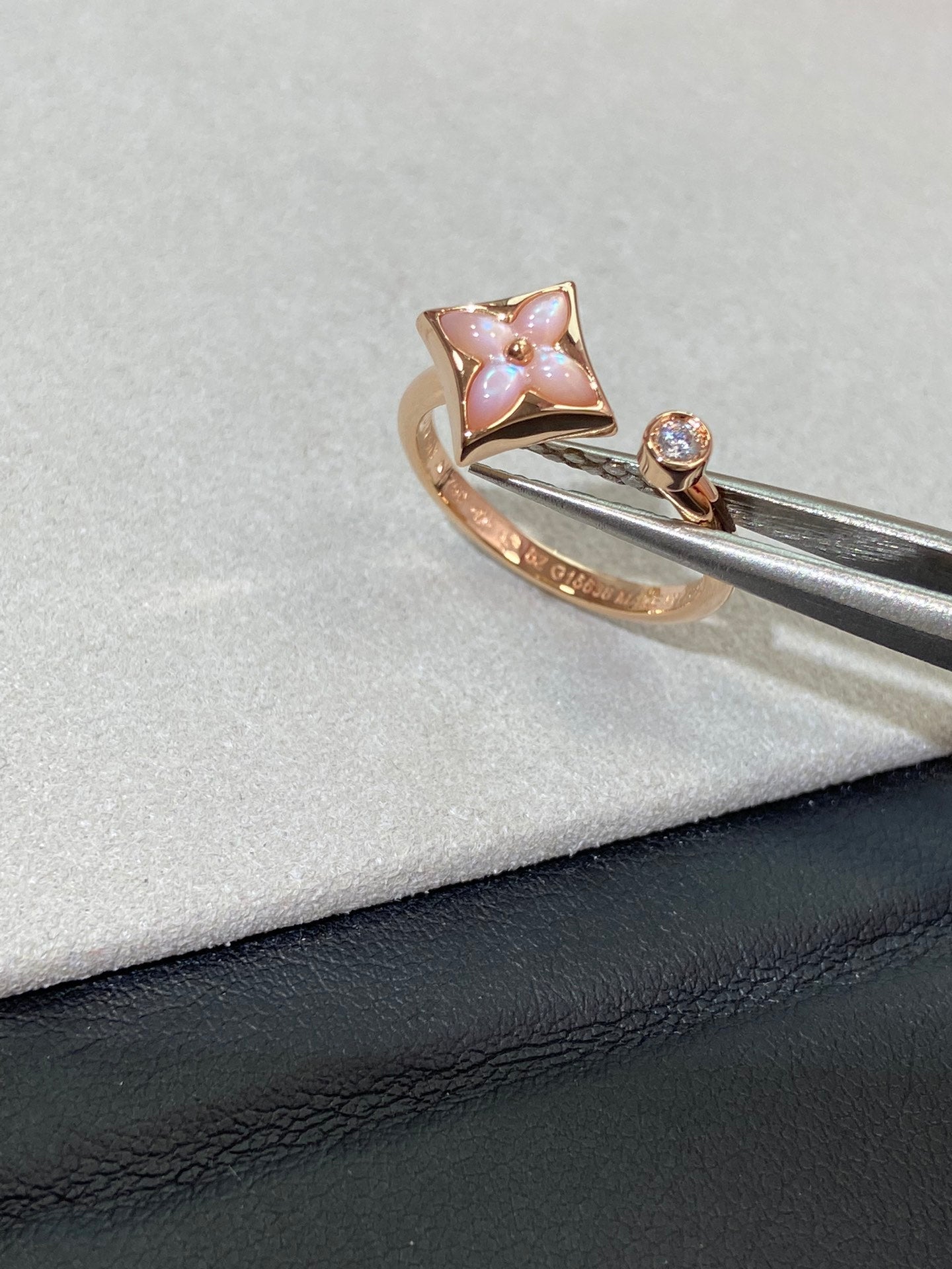 STAR 1 DIAMOND PINK MOP PINK GOLD RING