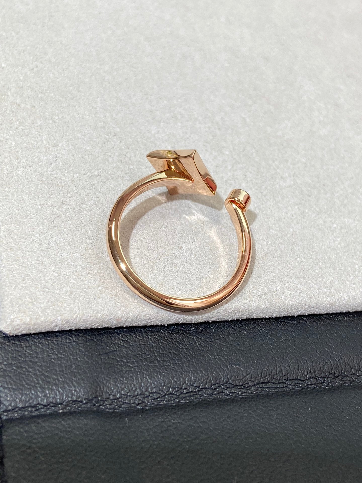 STAR 1 DIAMOND MOP PINK GOLD RING