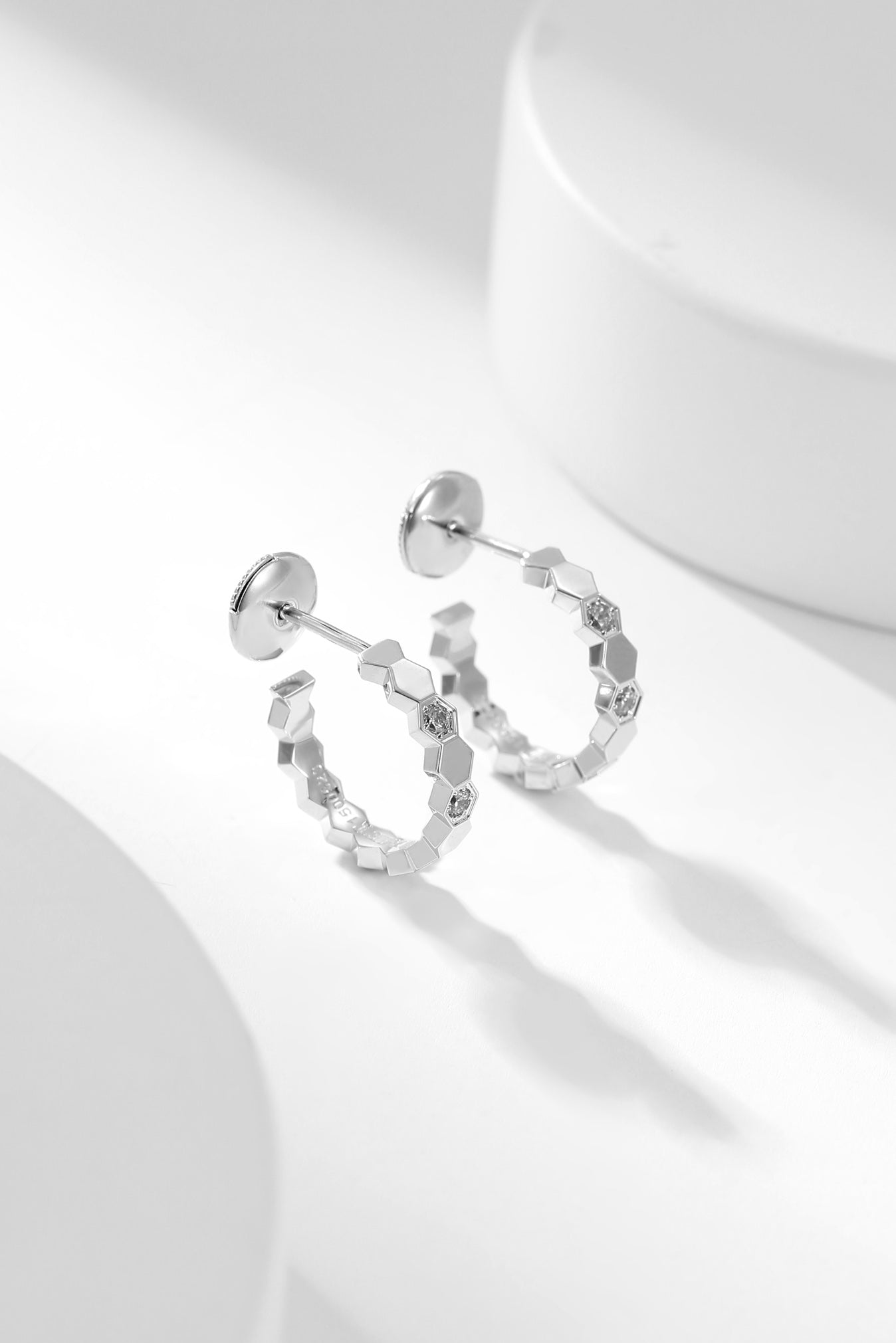 BEE LOVE DIAMOND HOOP EARRINGS