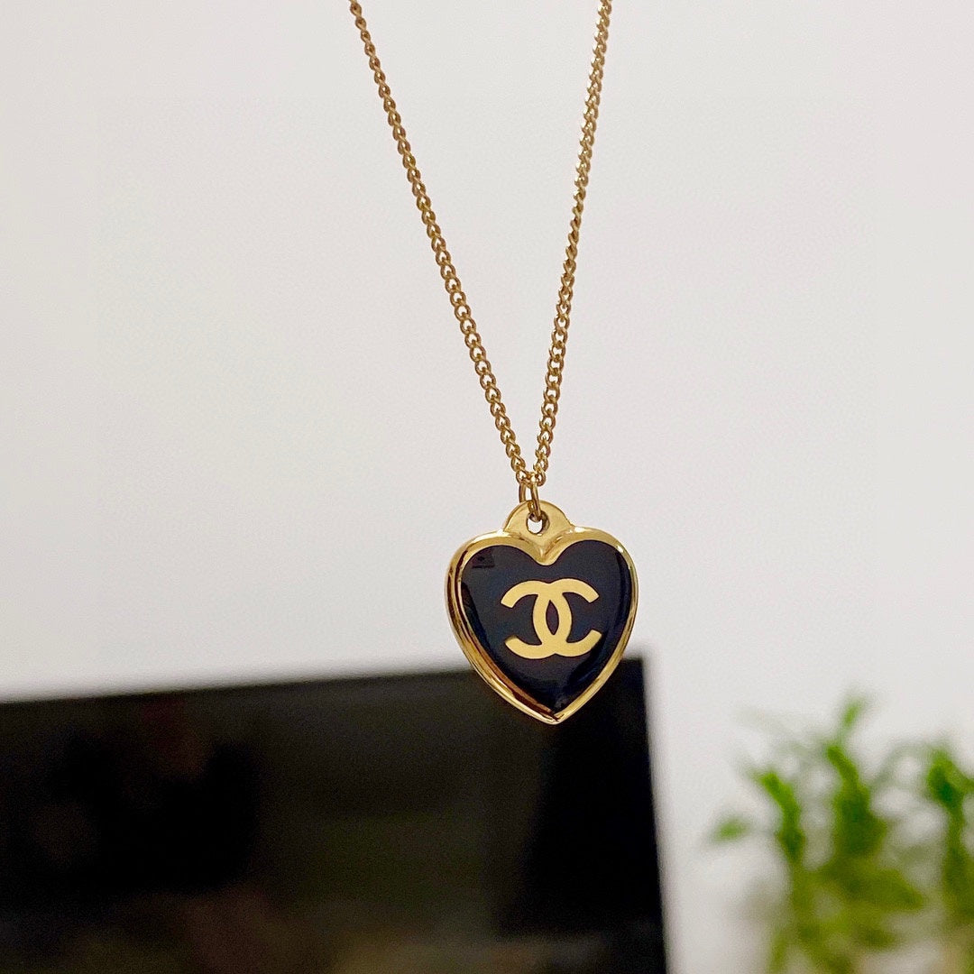 CC HEART BLACK ENAMEL GOLD NECKLACE