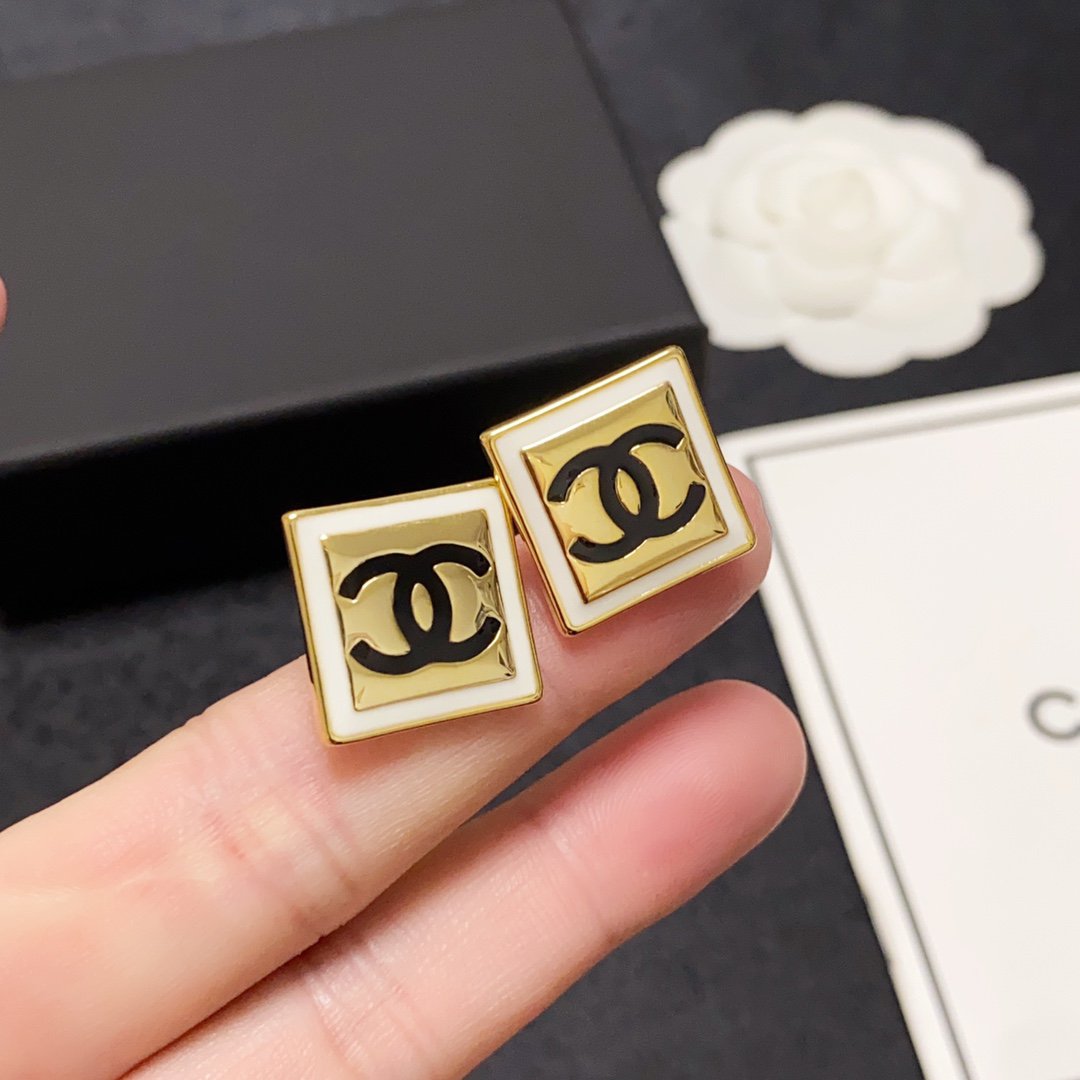 CC LIGHT GOLD AND WHITE ENAMEL SQUARE EARRINGS