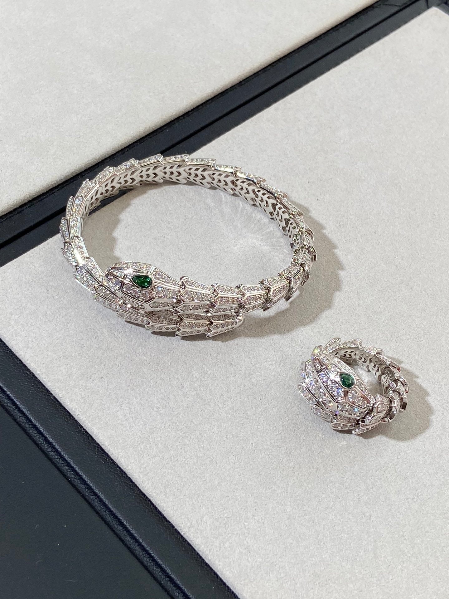 SERPENT MALACHITE SILVER DIAMOND PAVED BRACELET