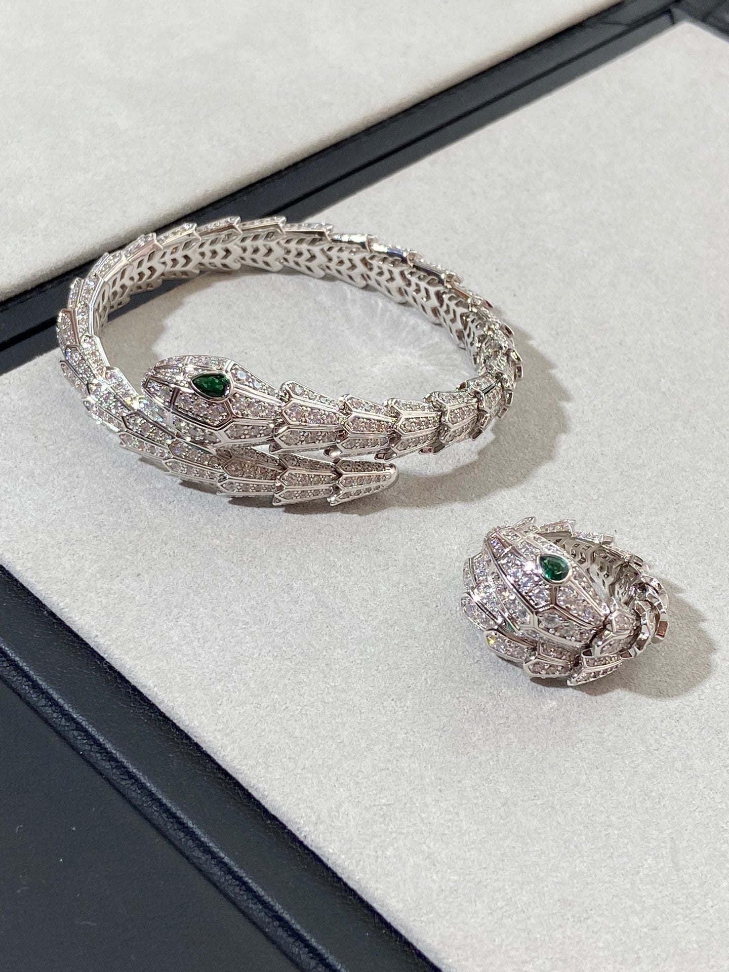 SERPENT MALACHITE SILVER DIAMOND PAVED BRACELET