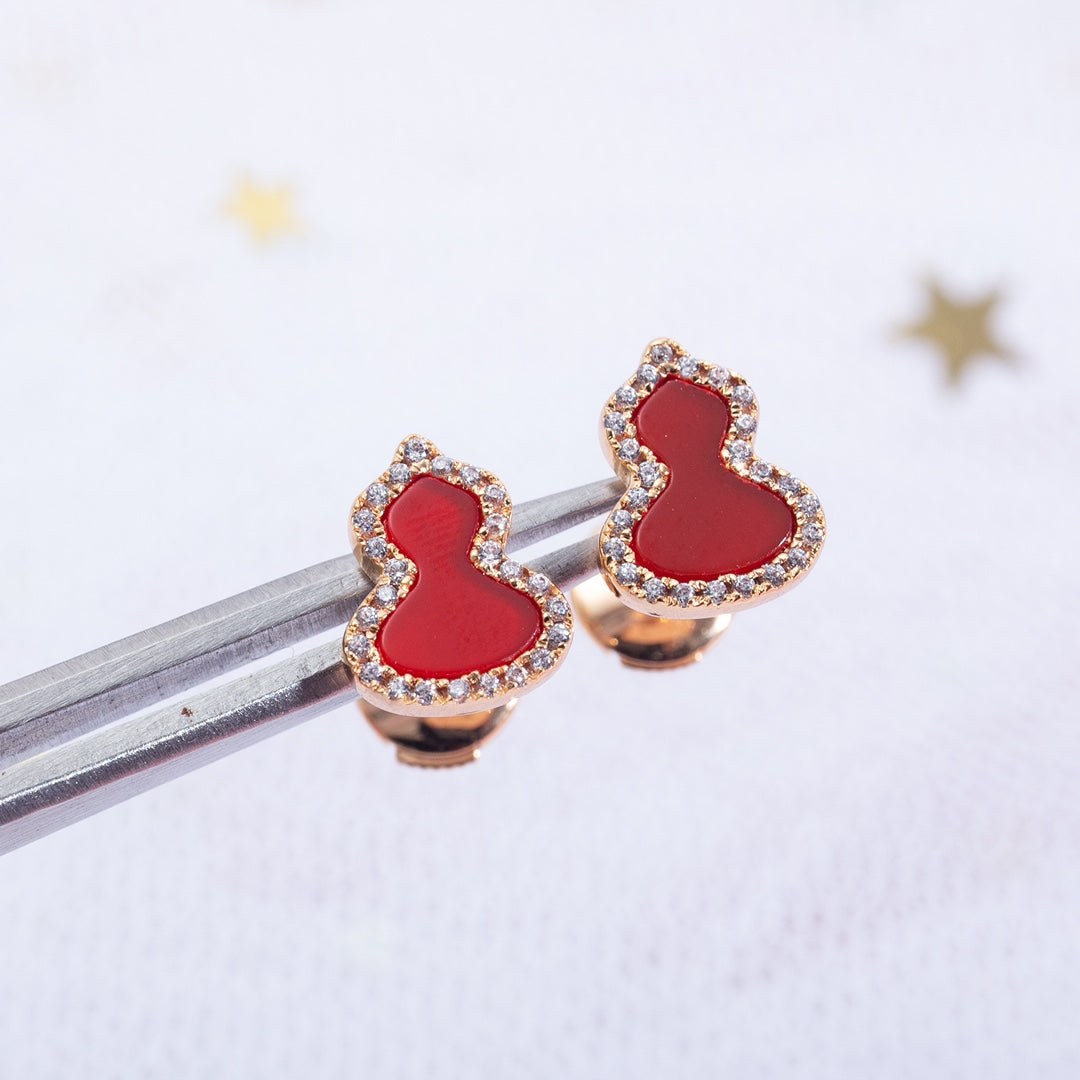 WULU CARNELIAN DIAMOND PINK GOLD STUD EARRINGS