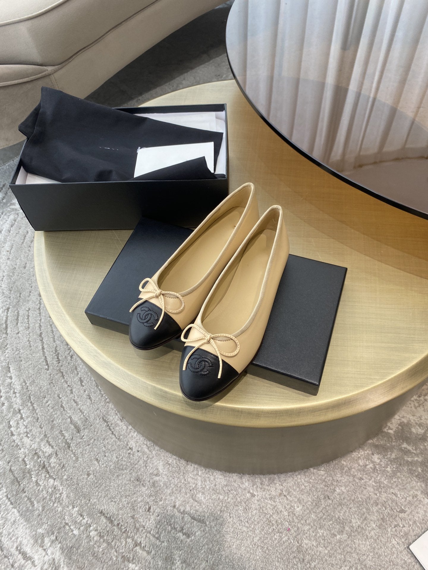 ballet flats beige black lambskin