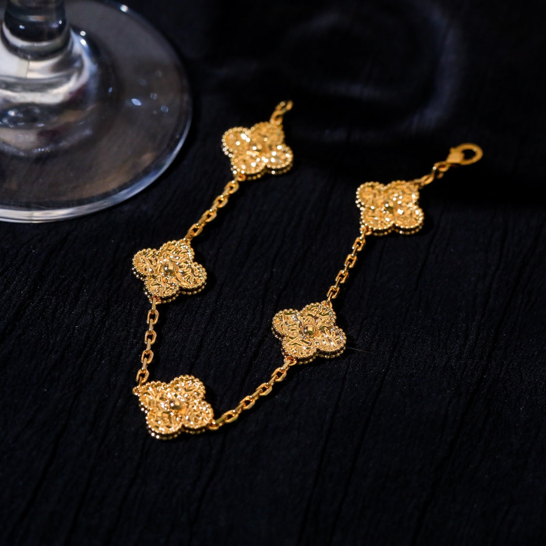 CLOVER 5 MOTIFS GOLD DIAMOND BRACELET