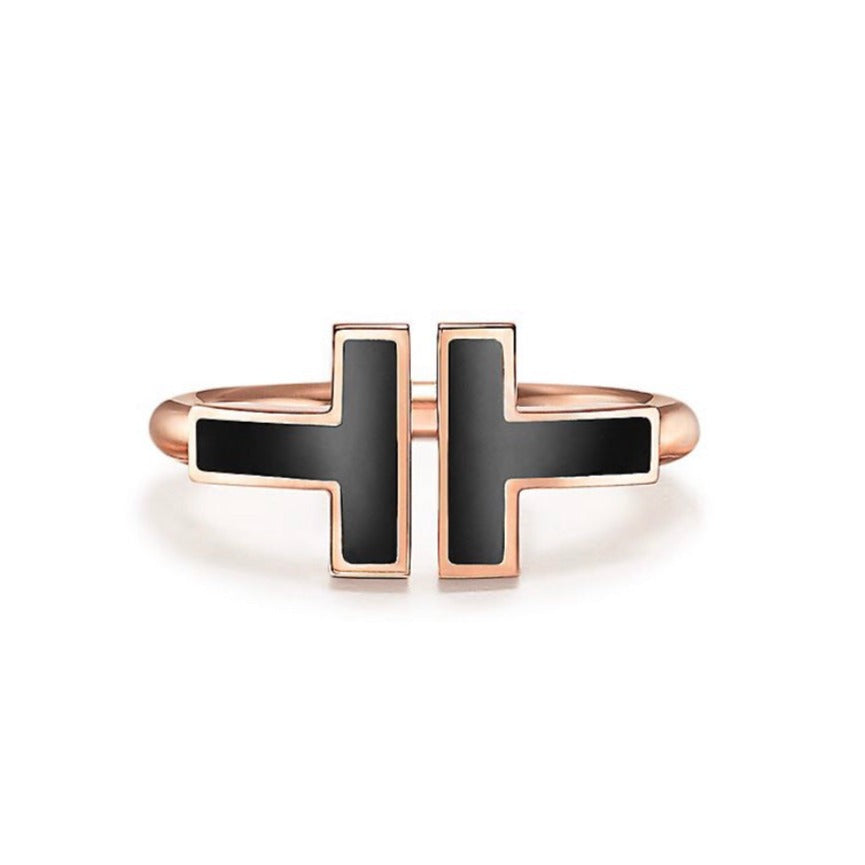 T SMALL ONYX PINK GOLD RING