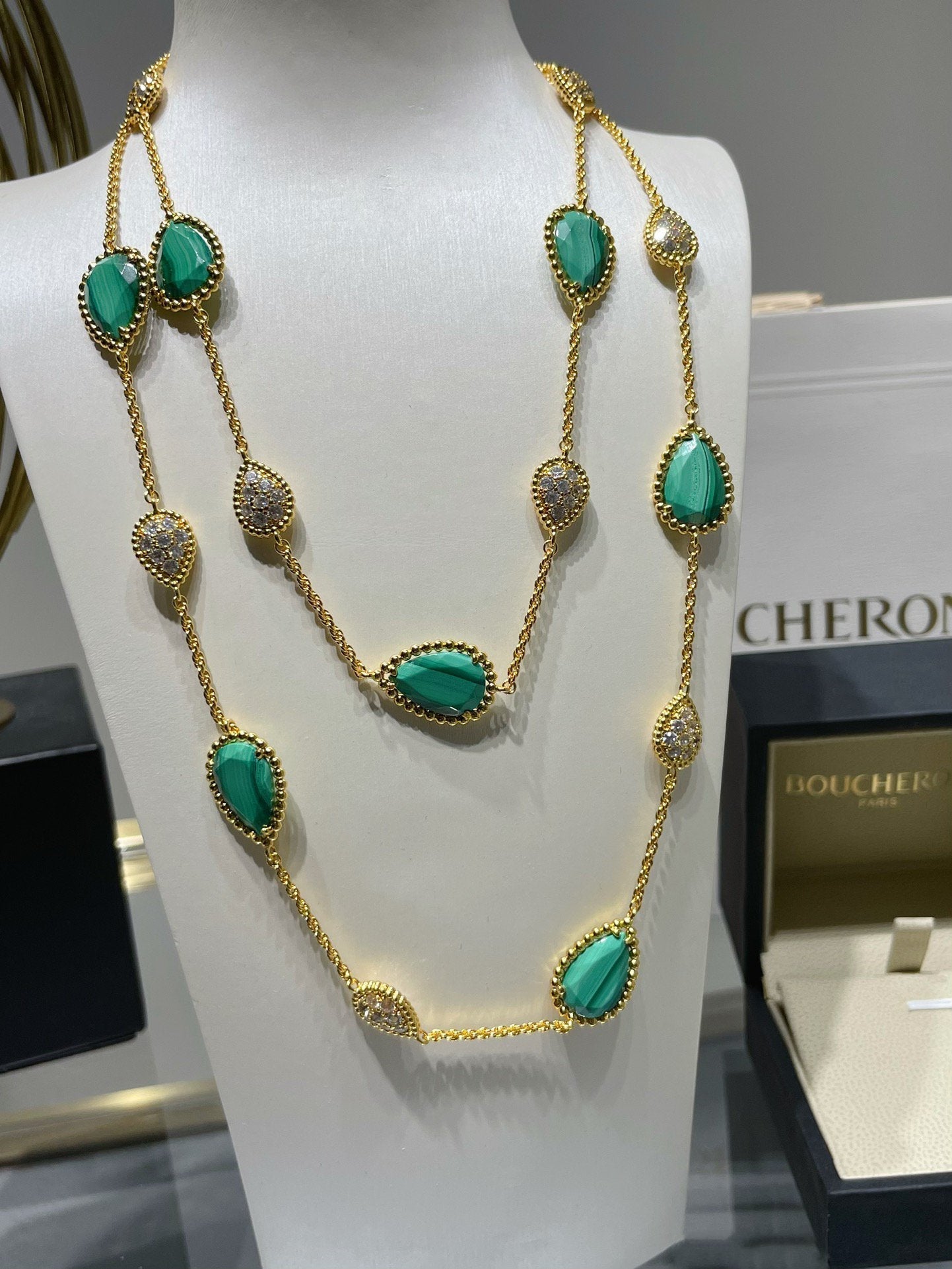 BOHEME 16 MOTIF MALACHITE DIAMOND GOLD NECKLACE