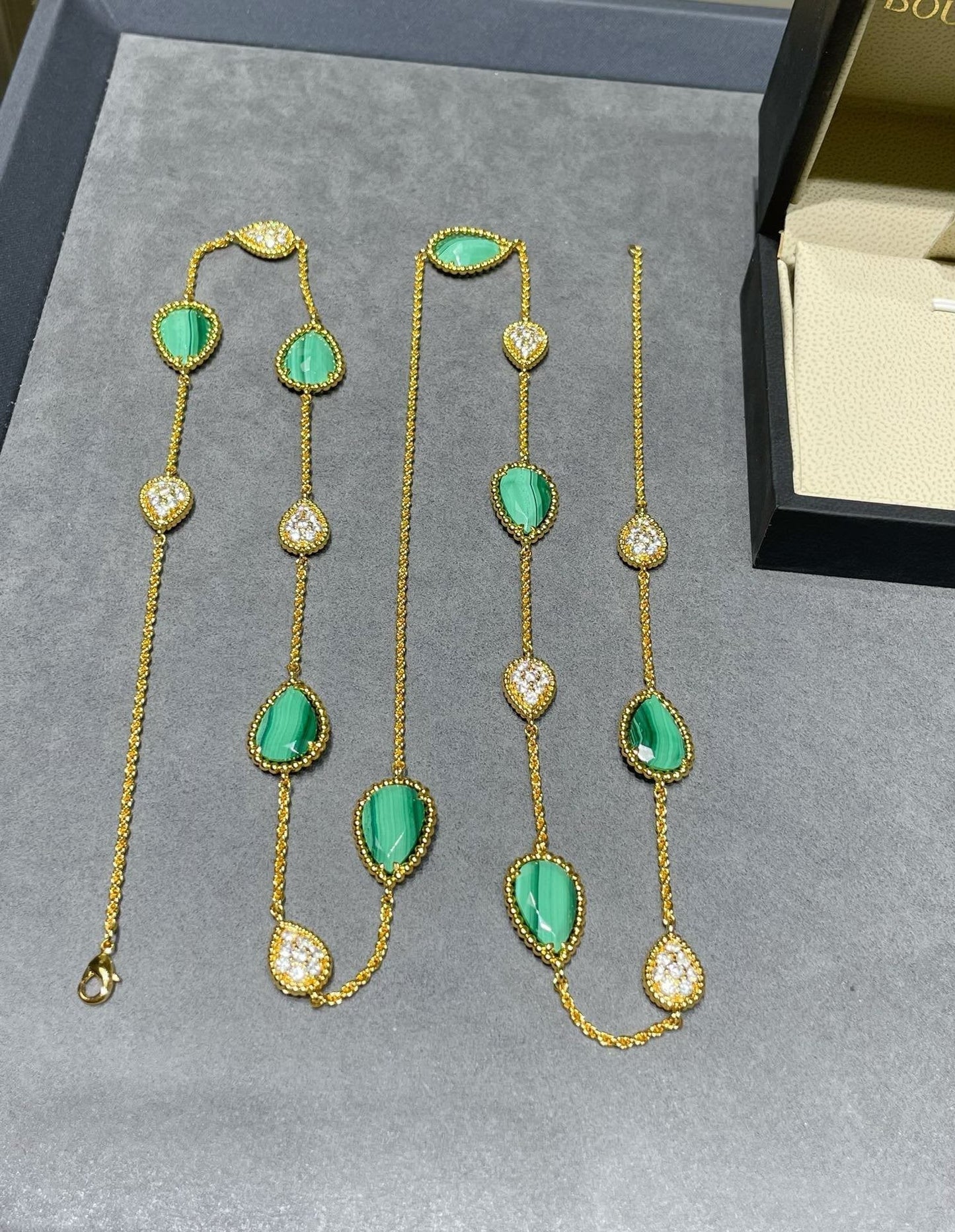 BOHEME 16 MOTIF MALACHITE DIAMOND GOLD NECKLACE