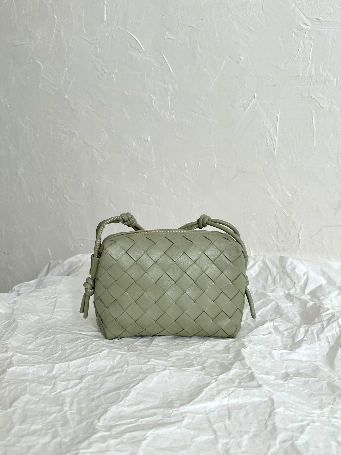 BV LOOP MINI 17CM KHAKI CALFSKIN