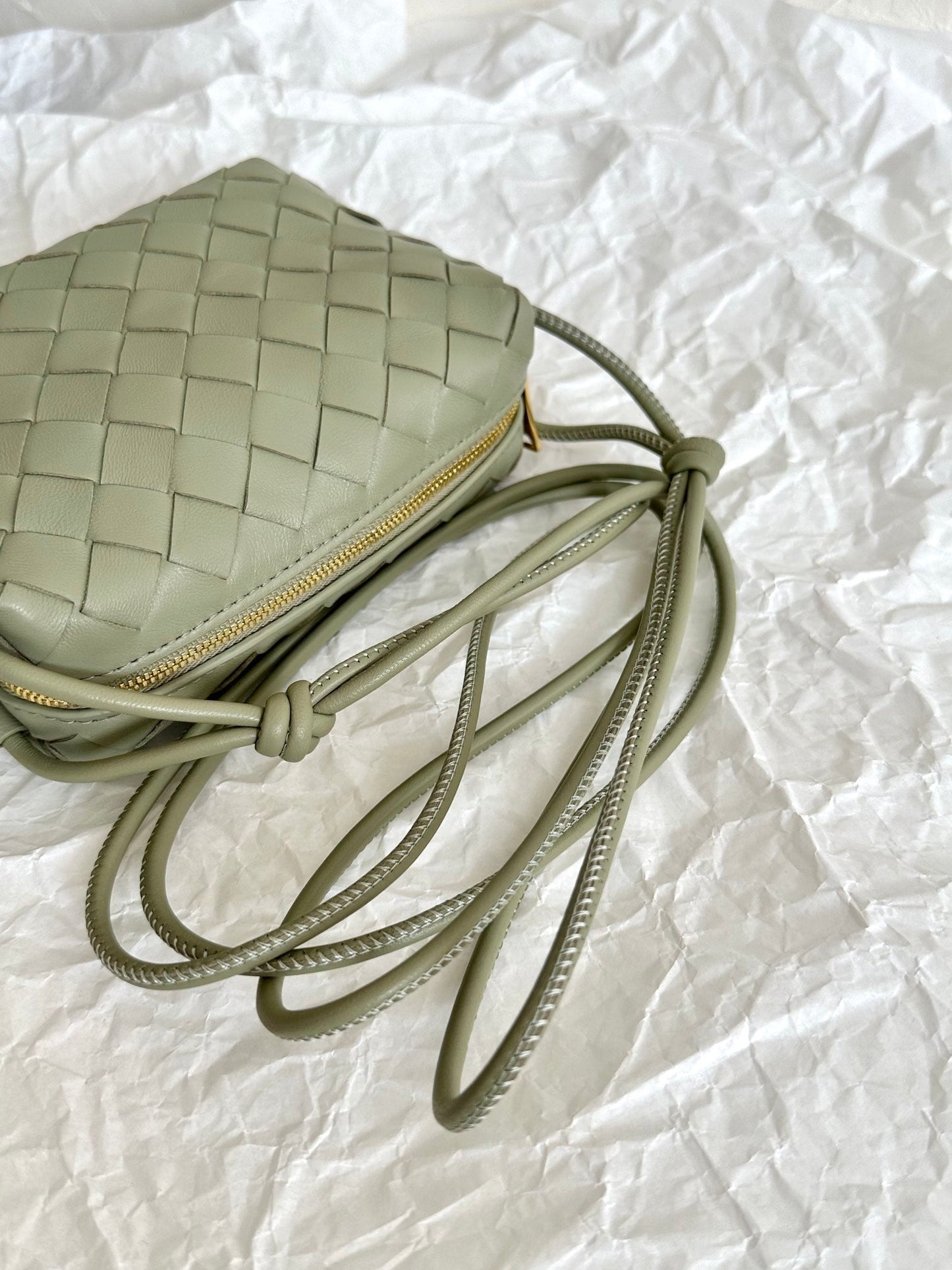 BV LOOP MINI 17CM KHAKI CALFSKIN