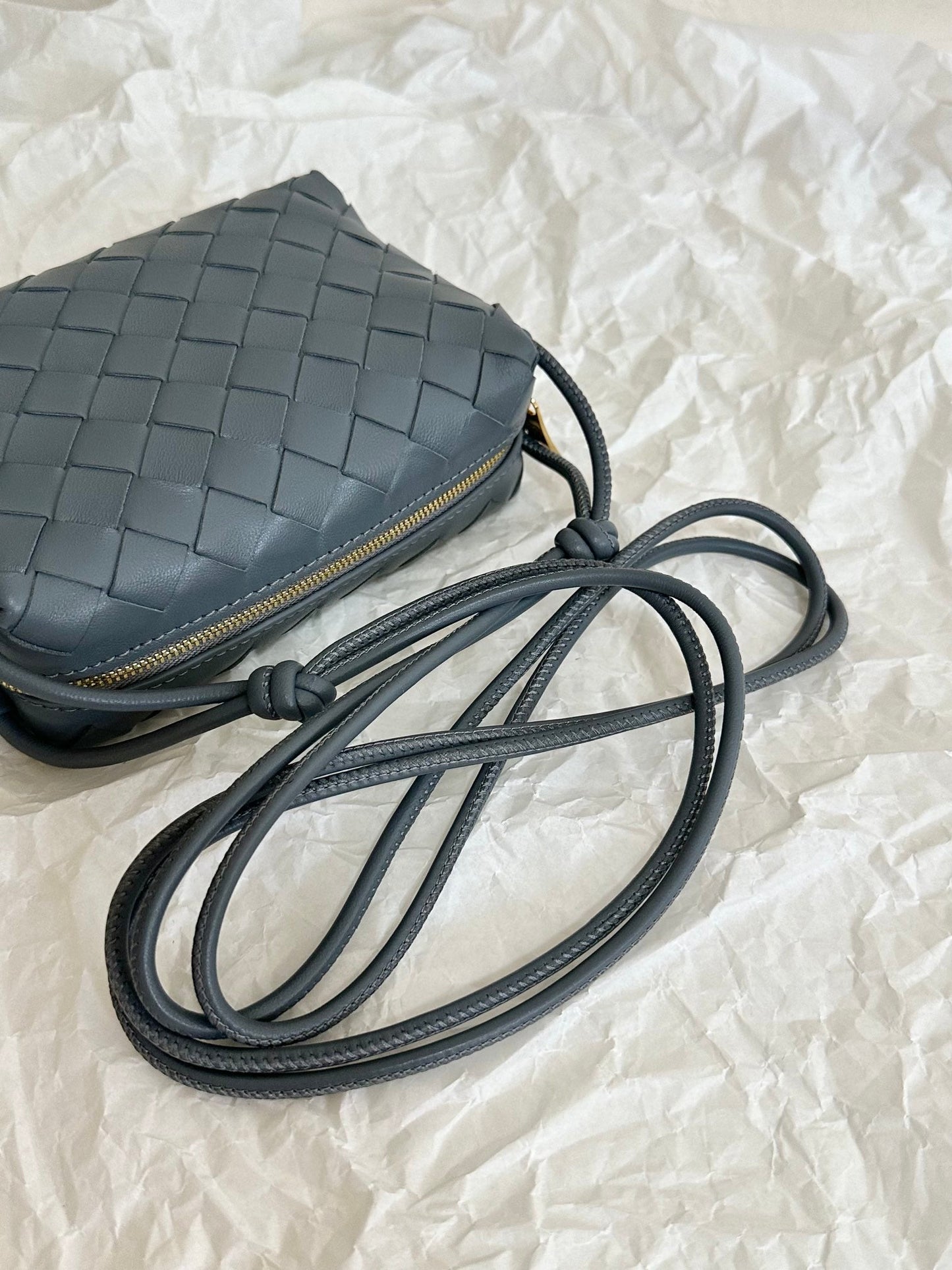 BV LOOP MINI 17CM GREY CALFSKIN