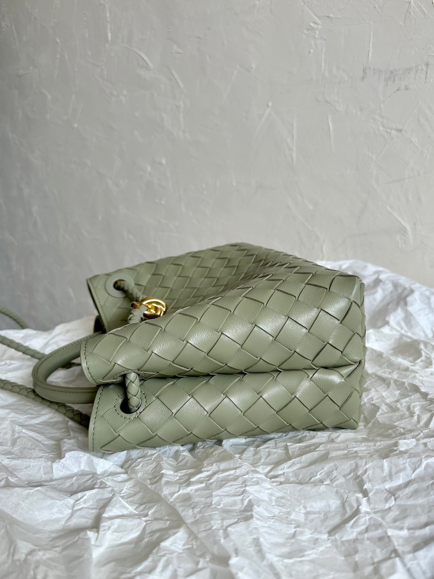 BV SMALL ANDIAMO 25CM LIGHT GREEN LAMBSKIN