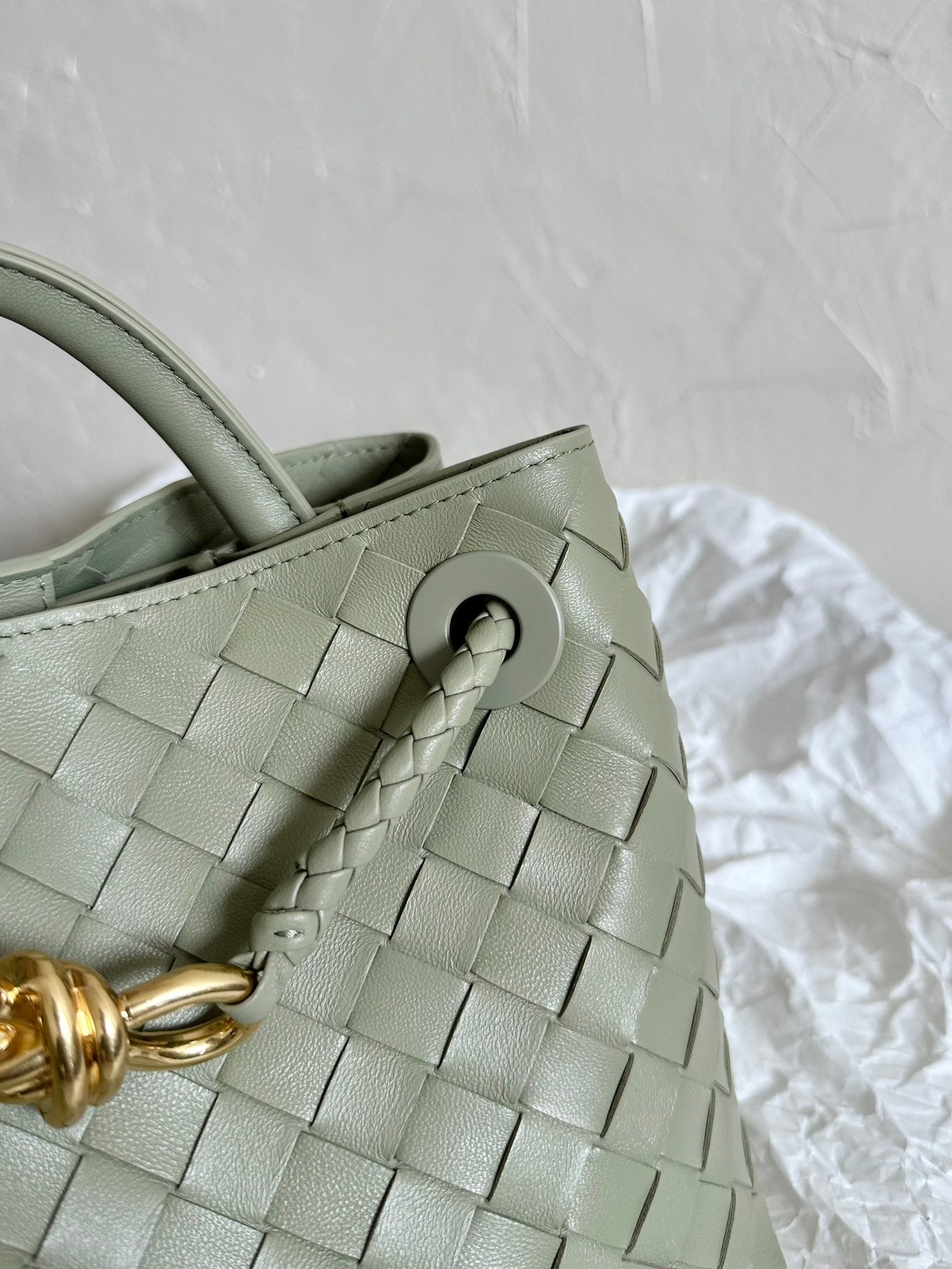 BV SMALL ANDIAMO 25CM LIGHT GREEN LAMBSKIN