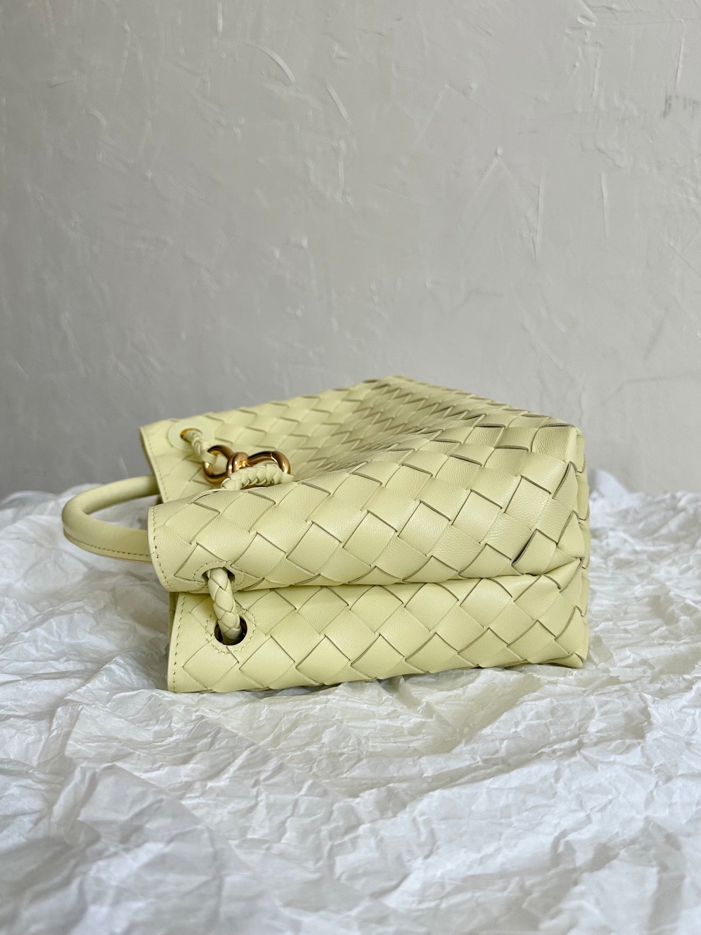 BV SMALL ANDIAMO 25CM LIGHT YELLOW LAMBSKIN