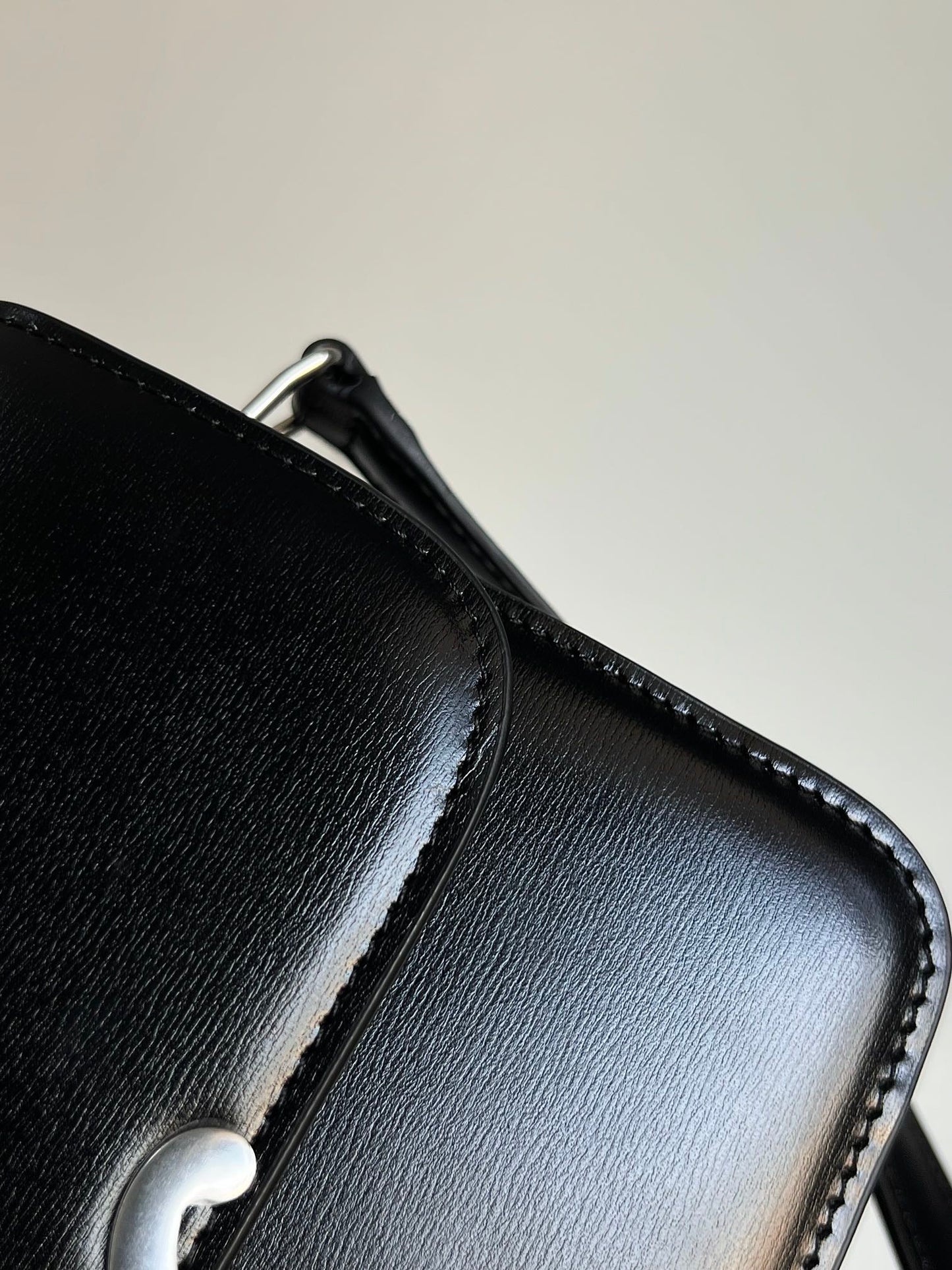 TEEN TRIOMPHE 18 BLACK CALFSKIN SILVER HARDWARE