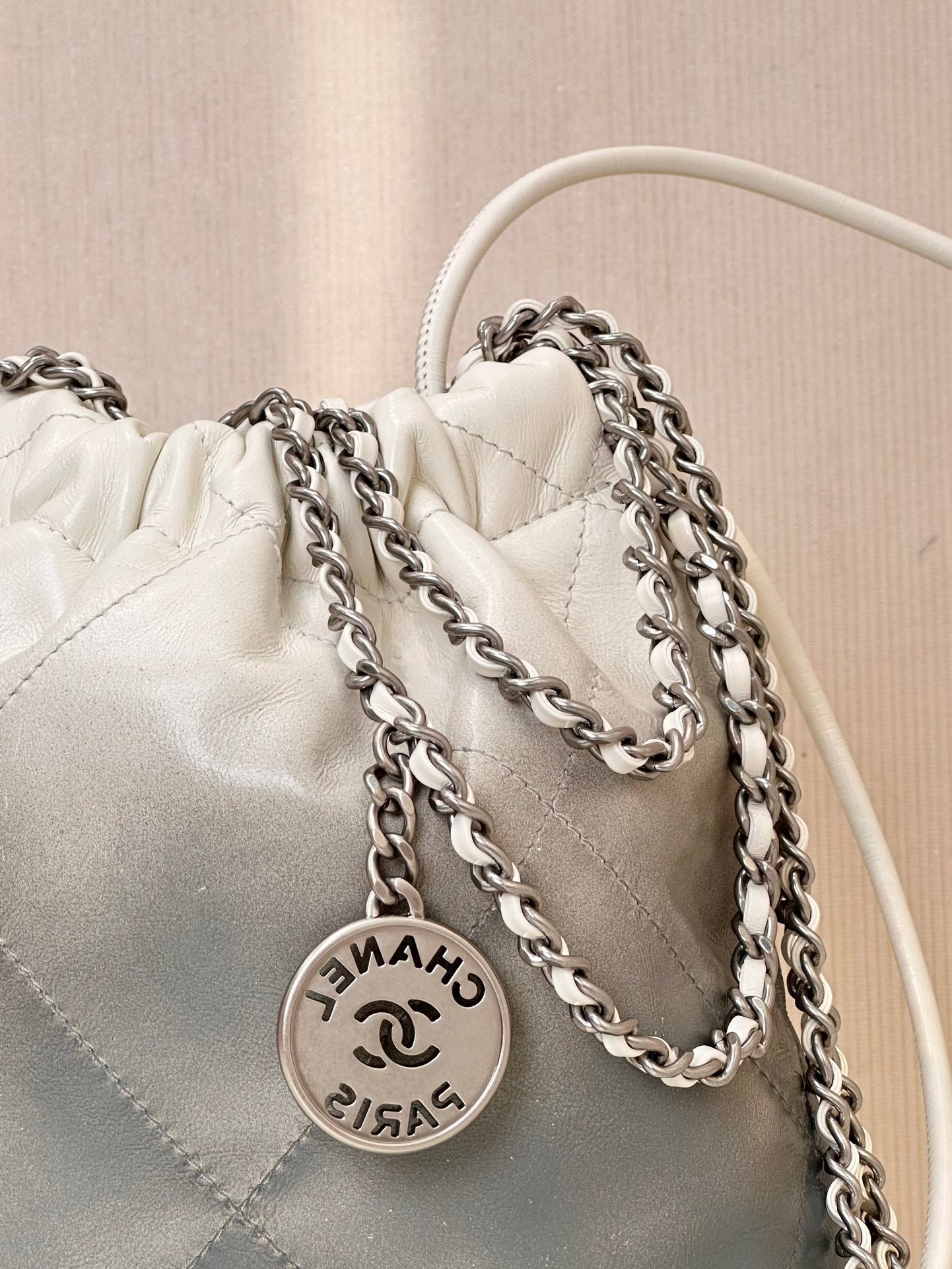 CC HOBO MINI 20CM WHITE GREY LAMBSKIN SILVER HARDWARE