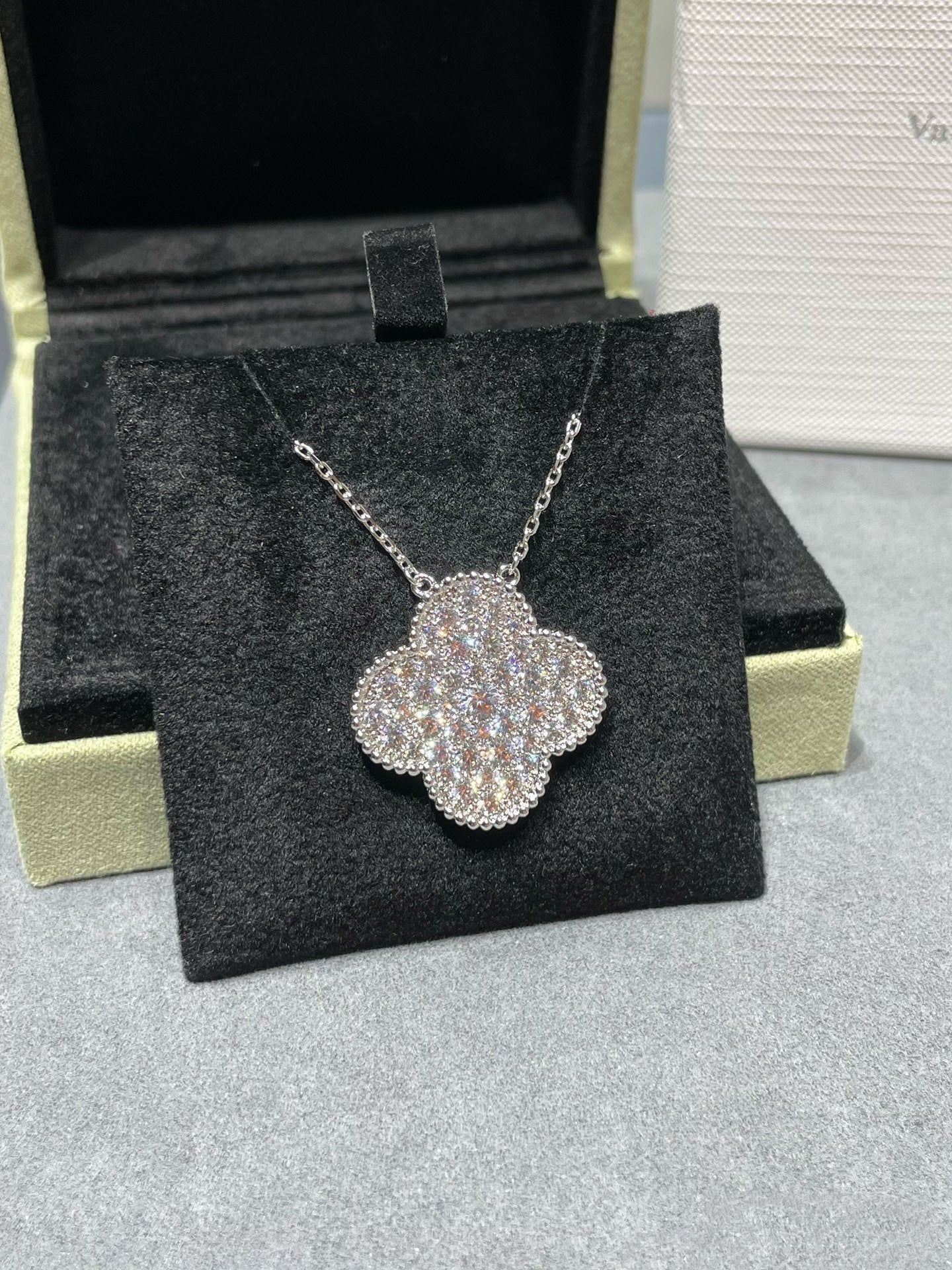 CLOVER LARGE PENDANT DIAMOND PAVED SILVER NECKLACE