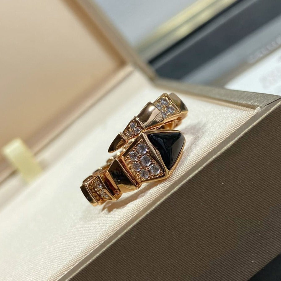 SERPENTI RING GOLD DIAMOND ONYX