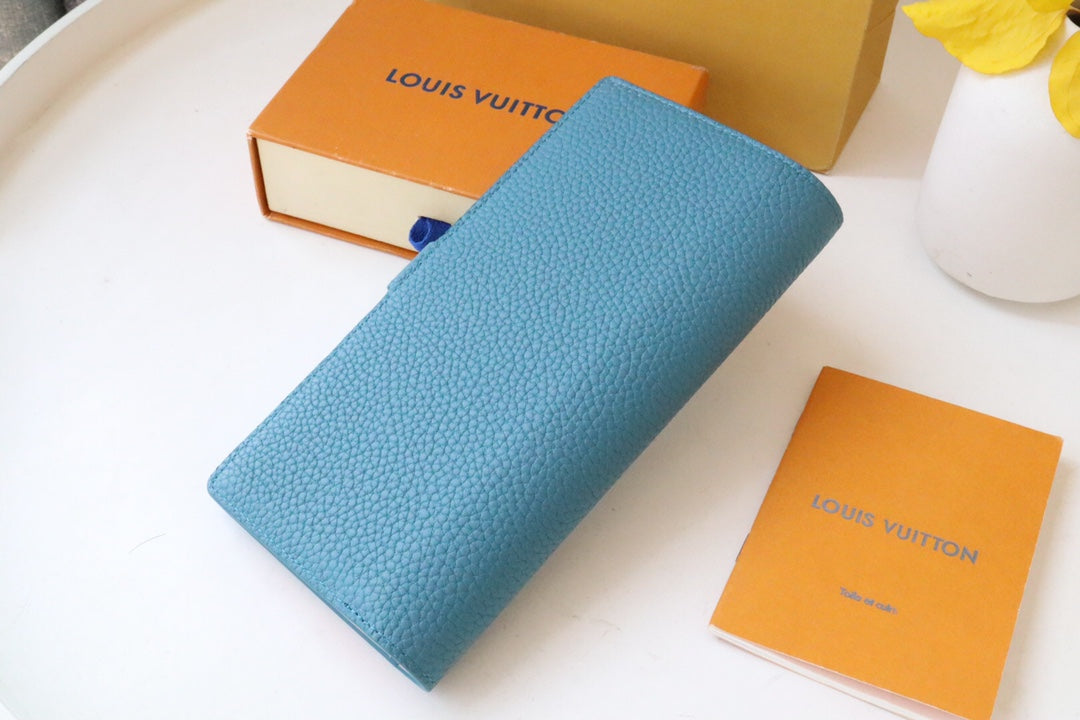 VERTICAL WALLET CAPUCINES CLOUD BLUE