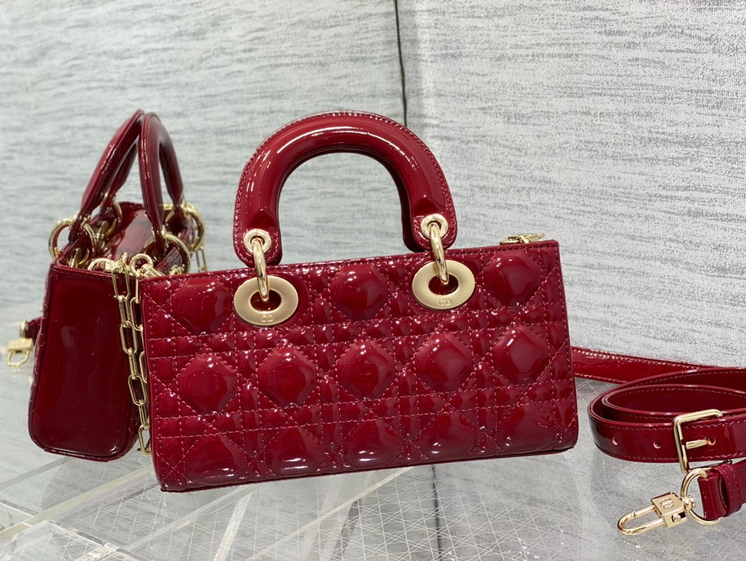 SMALL LADY D-JOY 22 RED PATENT CALFSKIN