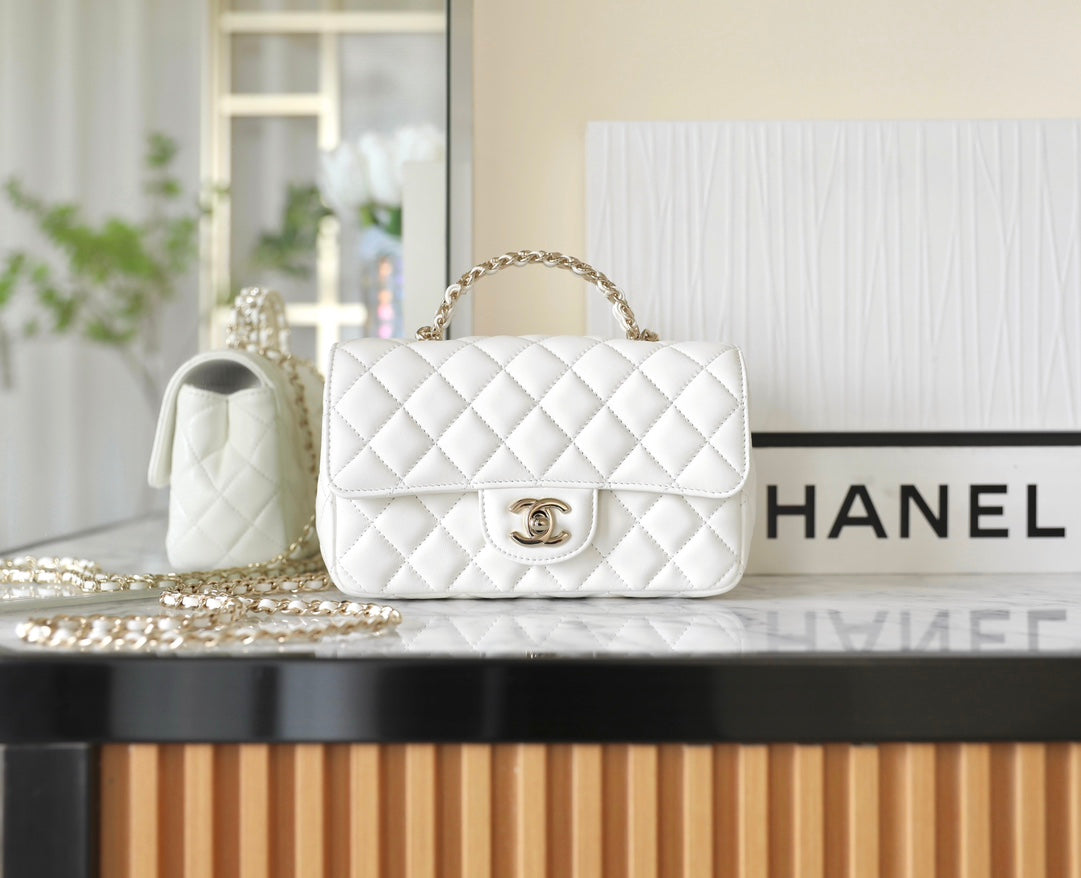 MINI RECTANGLE FLAP BAG TOP HANDLE 20CM WHITE LAMBSKIN SILVER HARDWARE